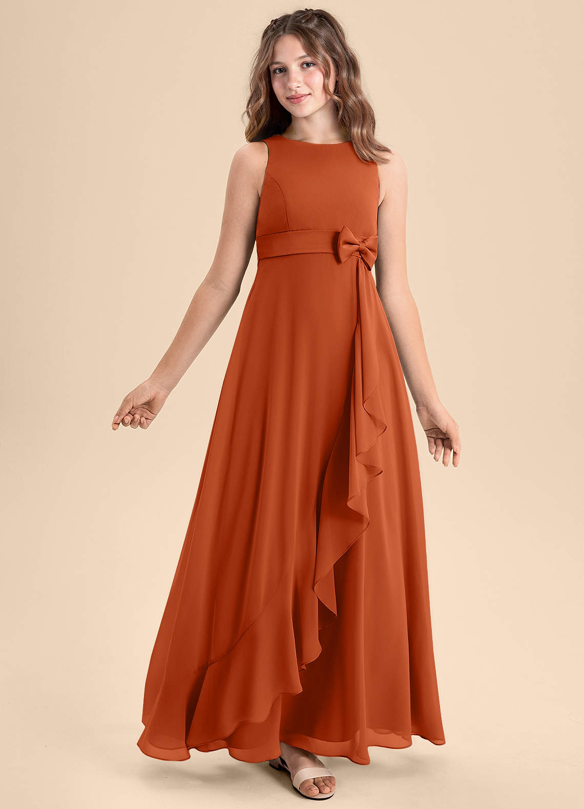 Azazie Lilenne Junior Vestido de Naranja Quemada de Gasa de Corte En A con Lazo image1