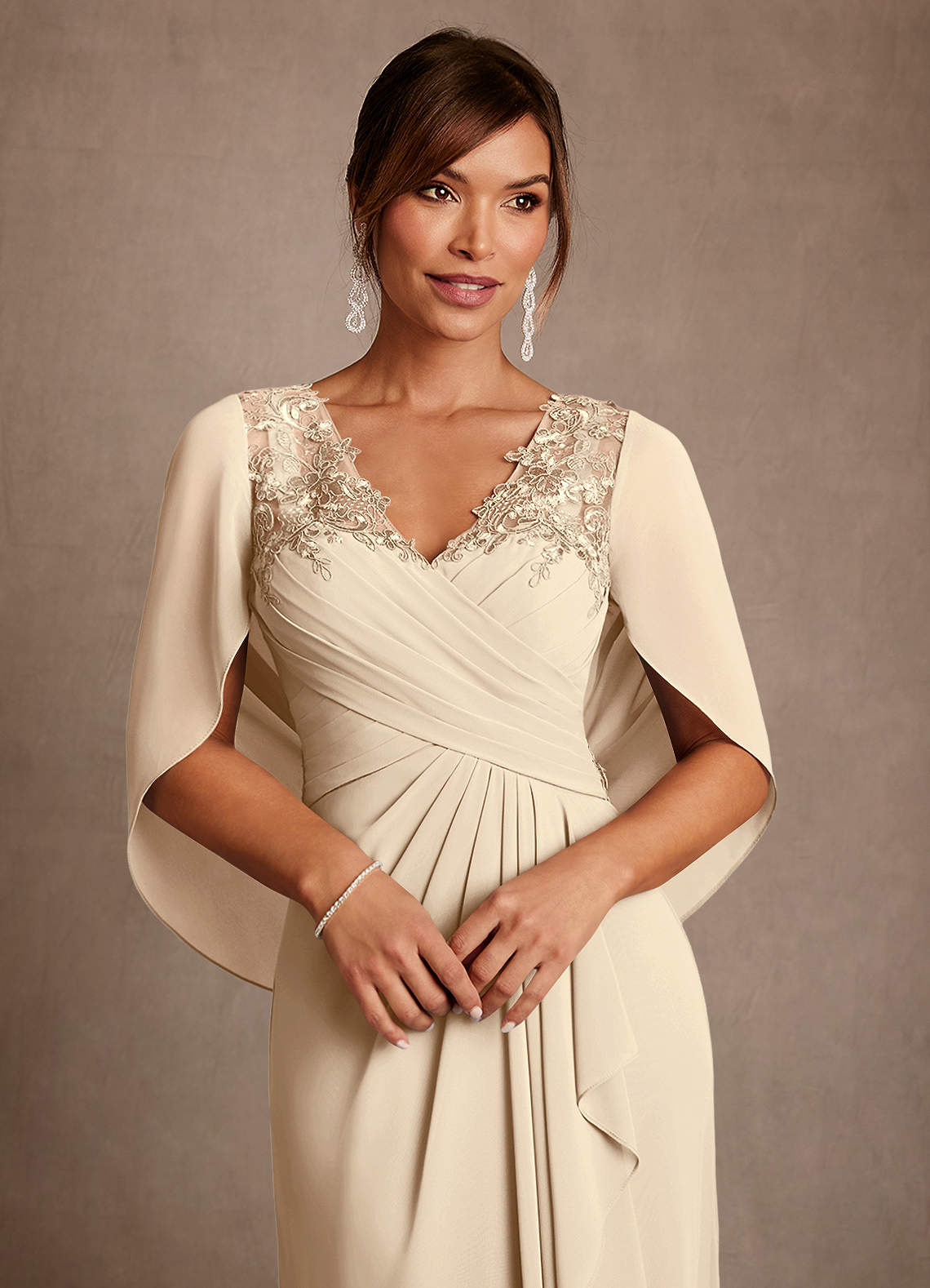 Azazie Santa Clara Mère de la mariée Robes Robe Trapèze en Dentelle Champagne image4