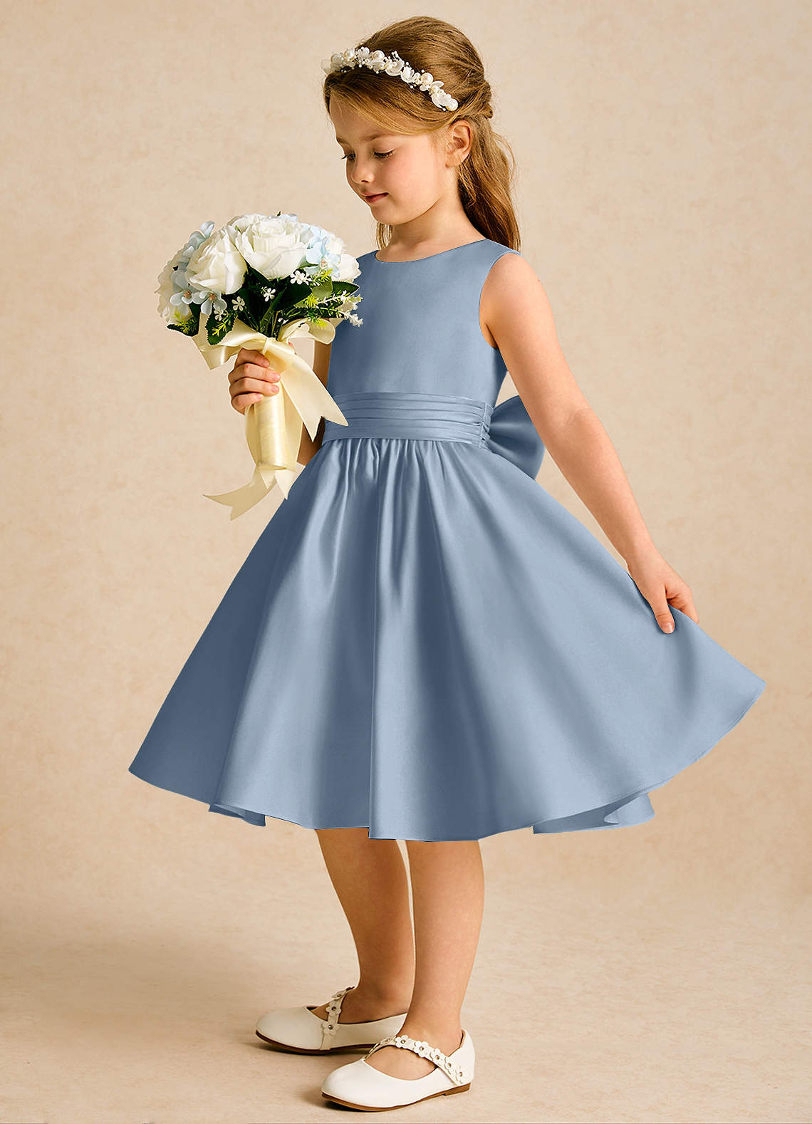 Azazie Sosie Robe Demoiselle D'honneur Fillette Robe Trapèze en Mat Satiné Plissée Bleu Poussiéreux Bleu Poussiéreux image2