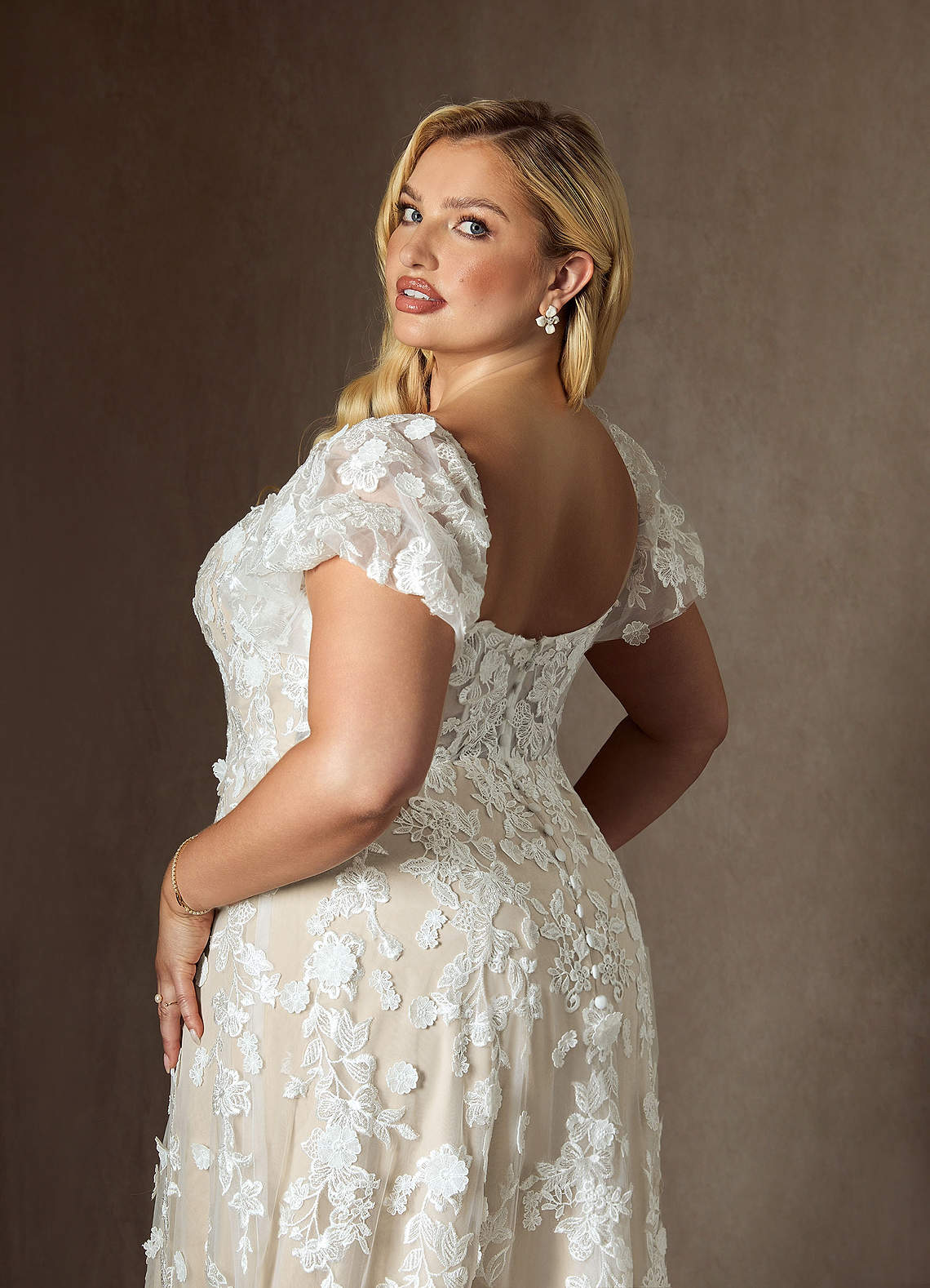 Azazie Vivienne Vestidos de novia Vestido de Blanco Diamante Champán de Encaje de Corte en A con Cariño image12
