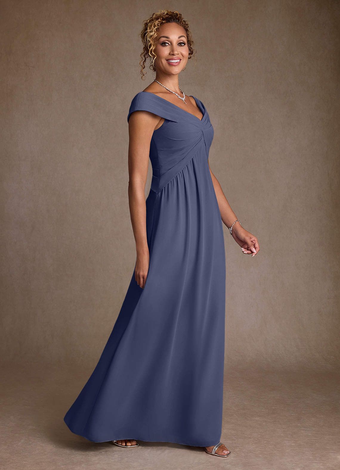 Azazie Myrtle Mère de la mariée Robes Robe Trapèze en Mousseline de soie Plissée Bleu Orageux image2