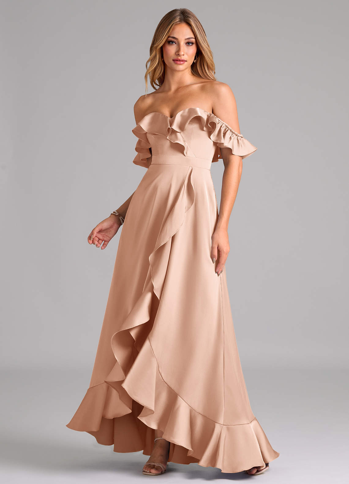 Azazie Lyra Robes de demoiselle d'honneur Robe Trapèze Convertible en Satin extensible Épaule décolletée Or Rose image1