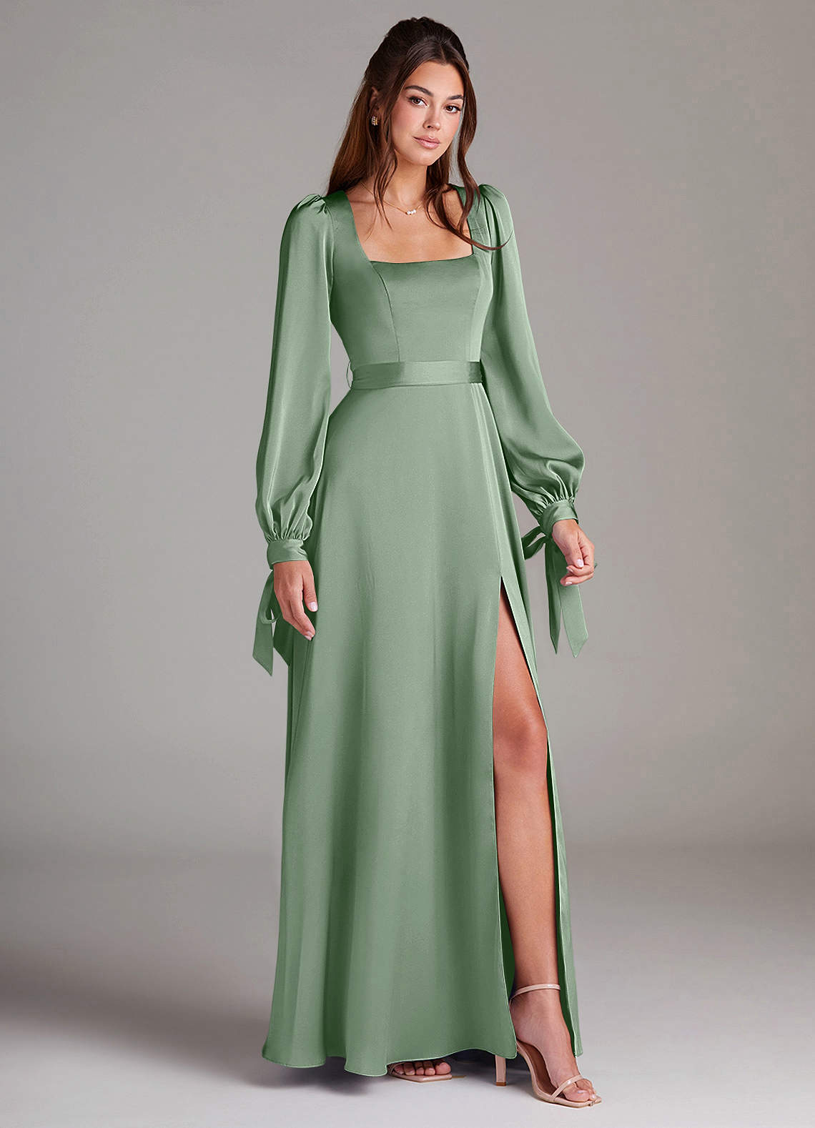 Azazie Leonia Robes de demoiselle d'honneur Robe Trapèze en Satin extensible Manche longue Matcha image2