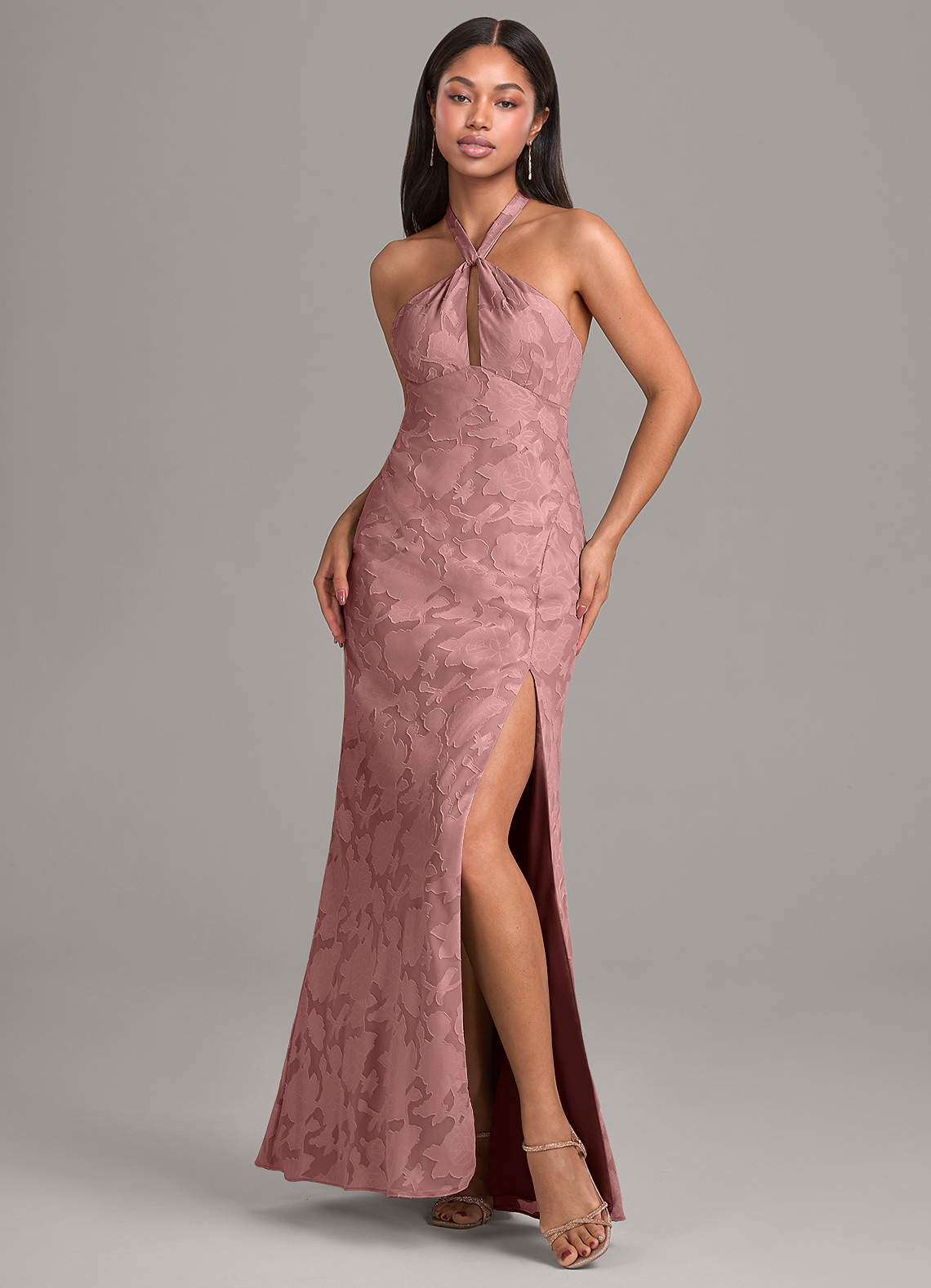 Azazie Ailany Vestidos de damas de honor Vestido de Rosa Polvorienta de Devorado Floral de Corte en A con Plisado image1