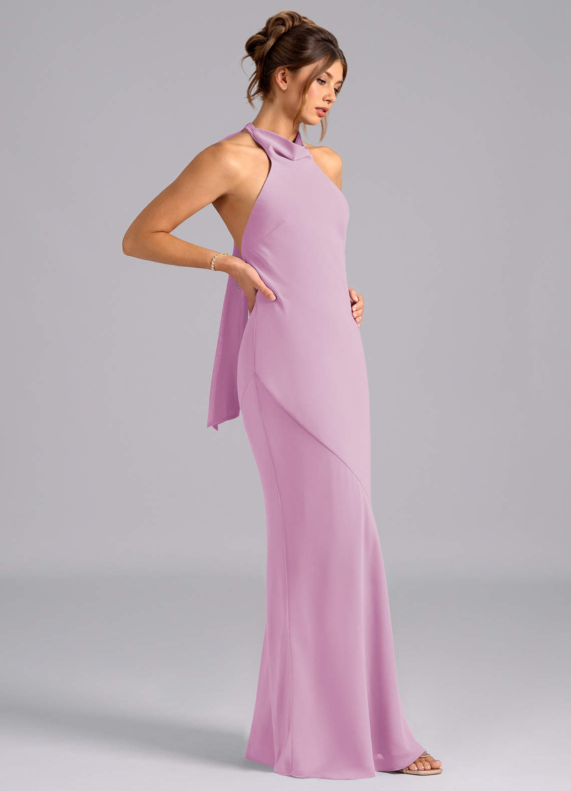 Azazie Velli Vestidos de damas de honor Vestido de Rosa Caramelo de Gasa de Corte Sirena con Cuello Alto image3