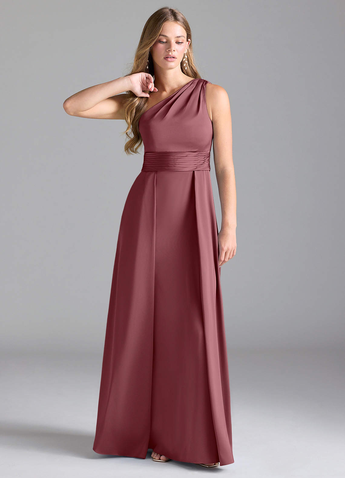 Azazie Dallas Robes de demoiselle d'honneur Robe Trapèze en Satin extensible Ue épaule Rose Du Désert image1