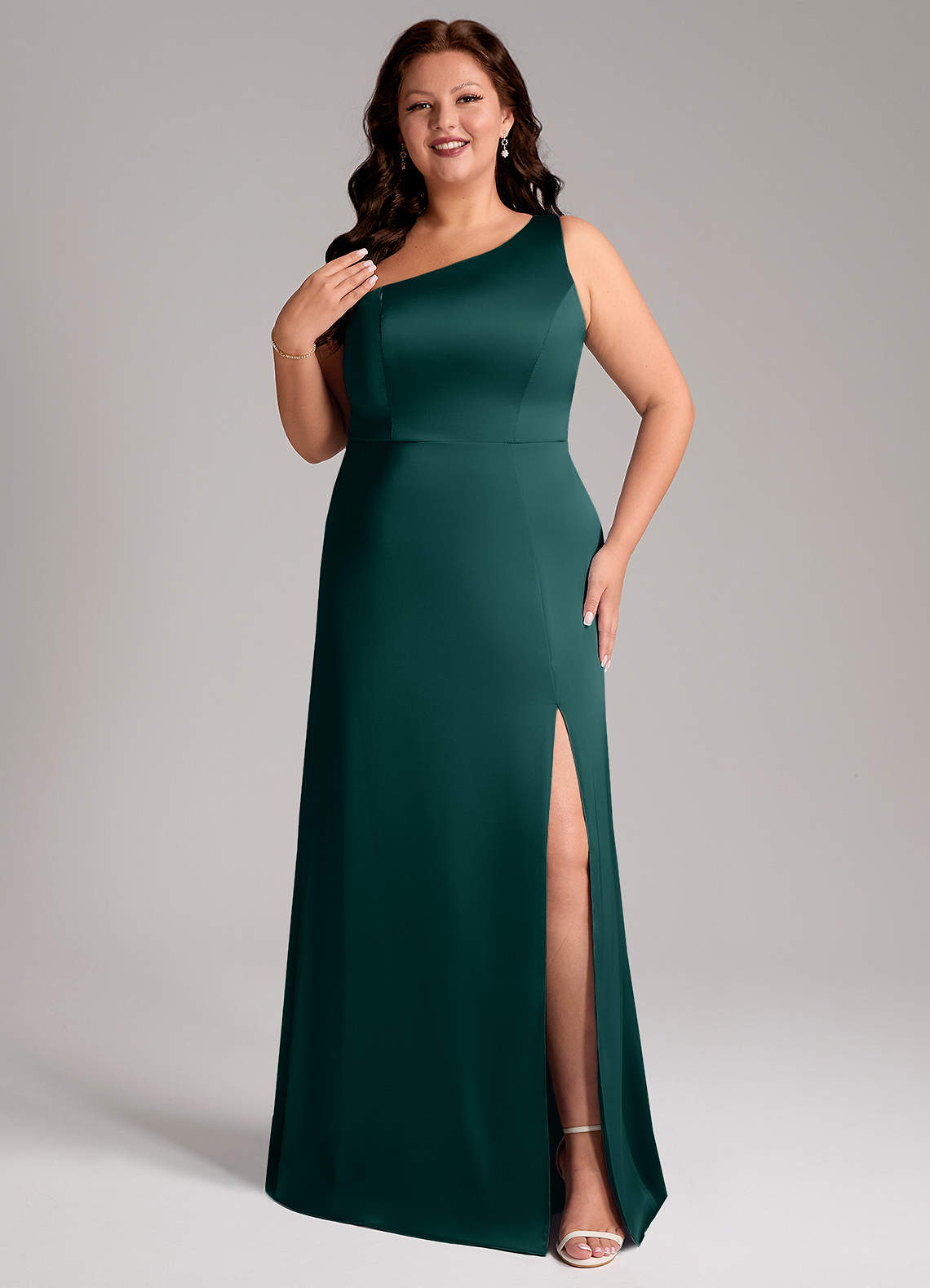 Azazie Phaedra Robes de demoiselle d'honneur Robe Trapèze en Satin extensible Une épaule Vert Pin image1