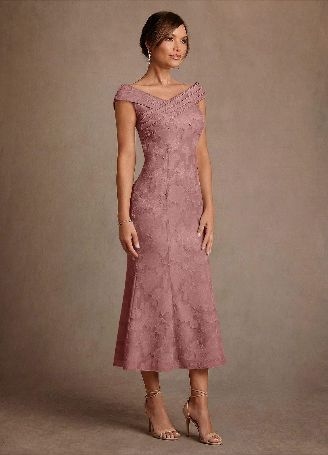 Azazie Keith Vestidos para mãe da noiva Vestido Rosa Empoeirada de Esgotamento Floral de Bainha com Plissado image2