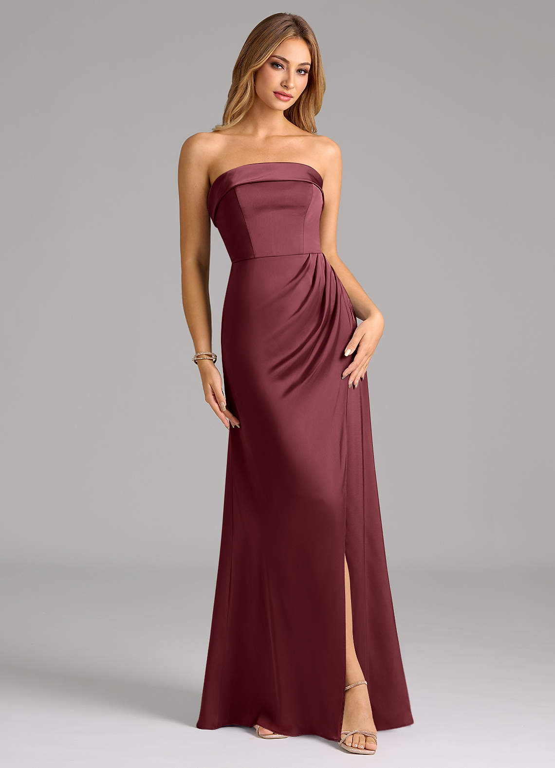 Azazie Aretha Brautjungfernkleider Wandelbar A-Linie Schulterfrei Stretch-Satin Kleid Merlot image1