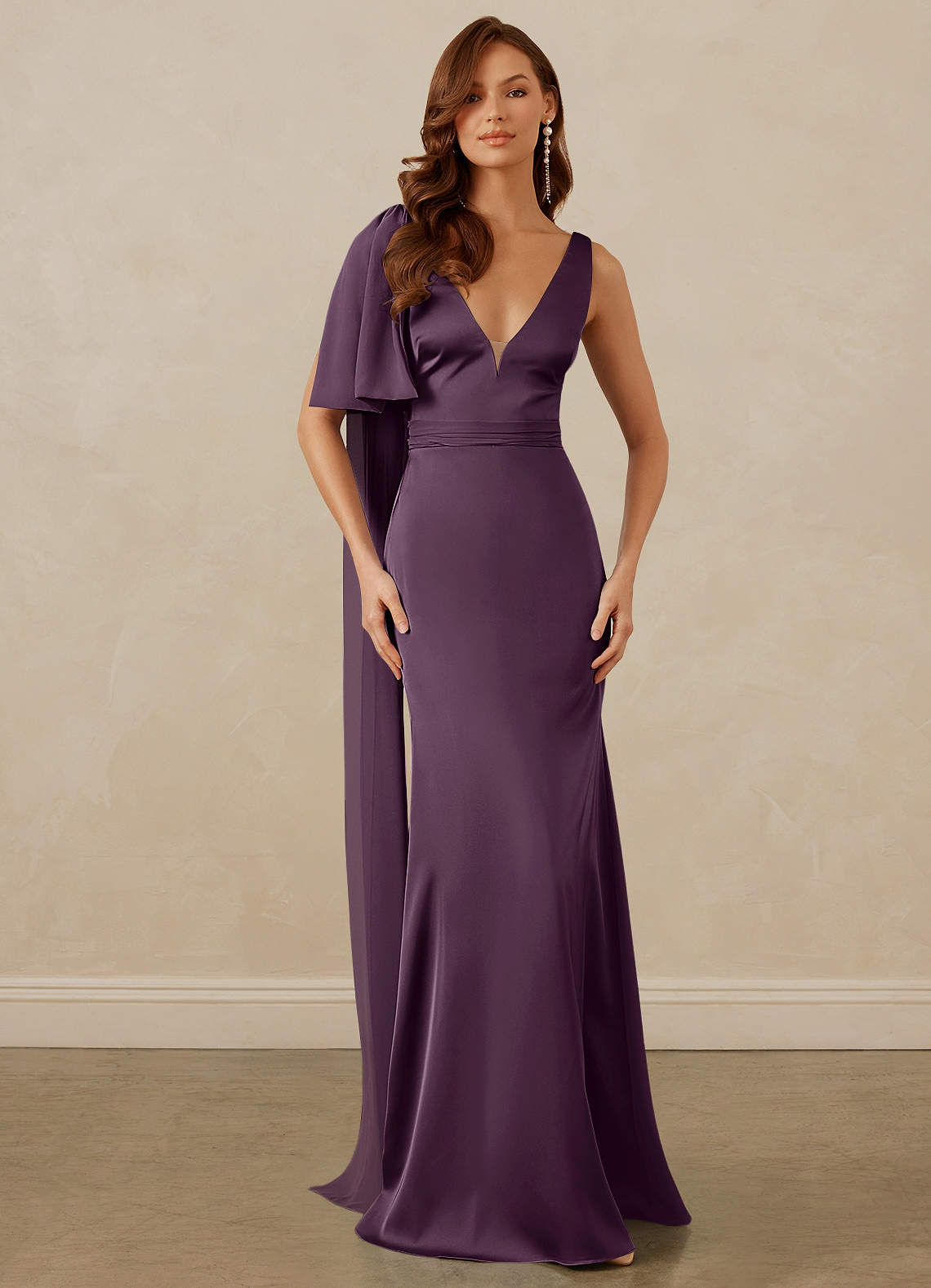 Christian Siriano Bridal for Azazie 1011 Robes de demoiselle d'honneur Robe Sirène en Satin extensible Arc Prune image1