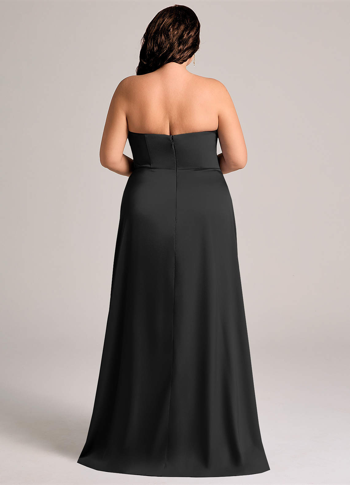 Azazie Wren Essayer des robes à la maison Robe Trapèze Convertible en Satin extensible Sans bretelles Noir image6