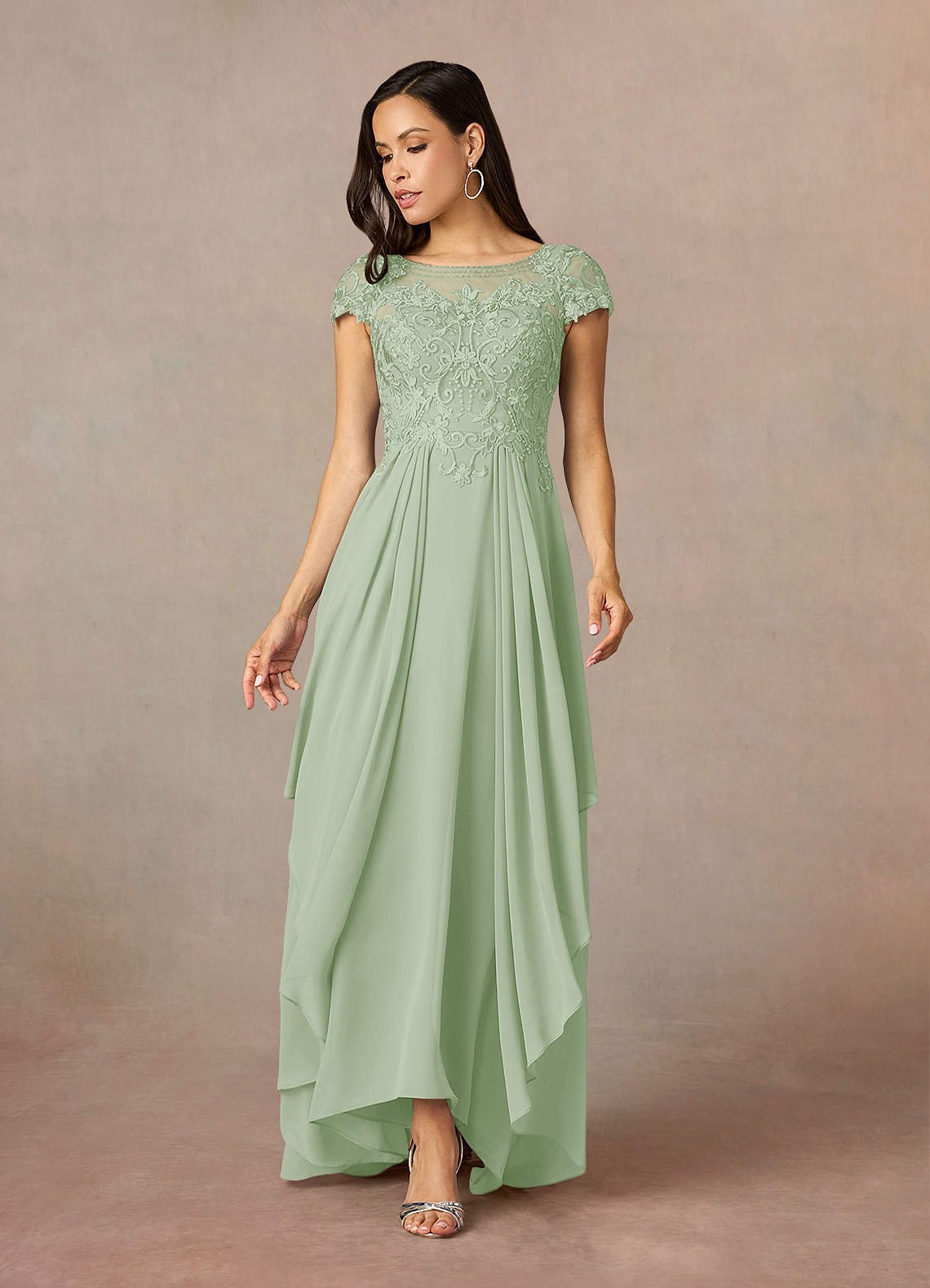 Azazie Lunda Mère de la mariée Robes Robe Trapèze en Mousseline de soie Dentelle Vert Sauge image1