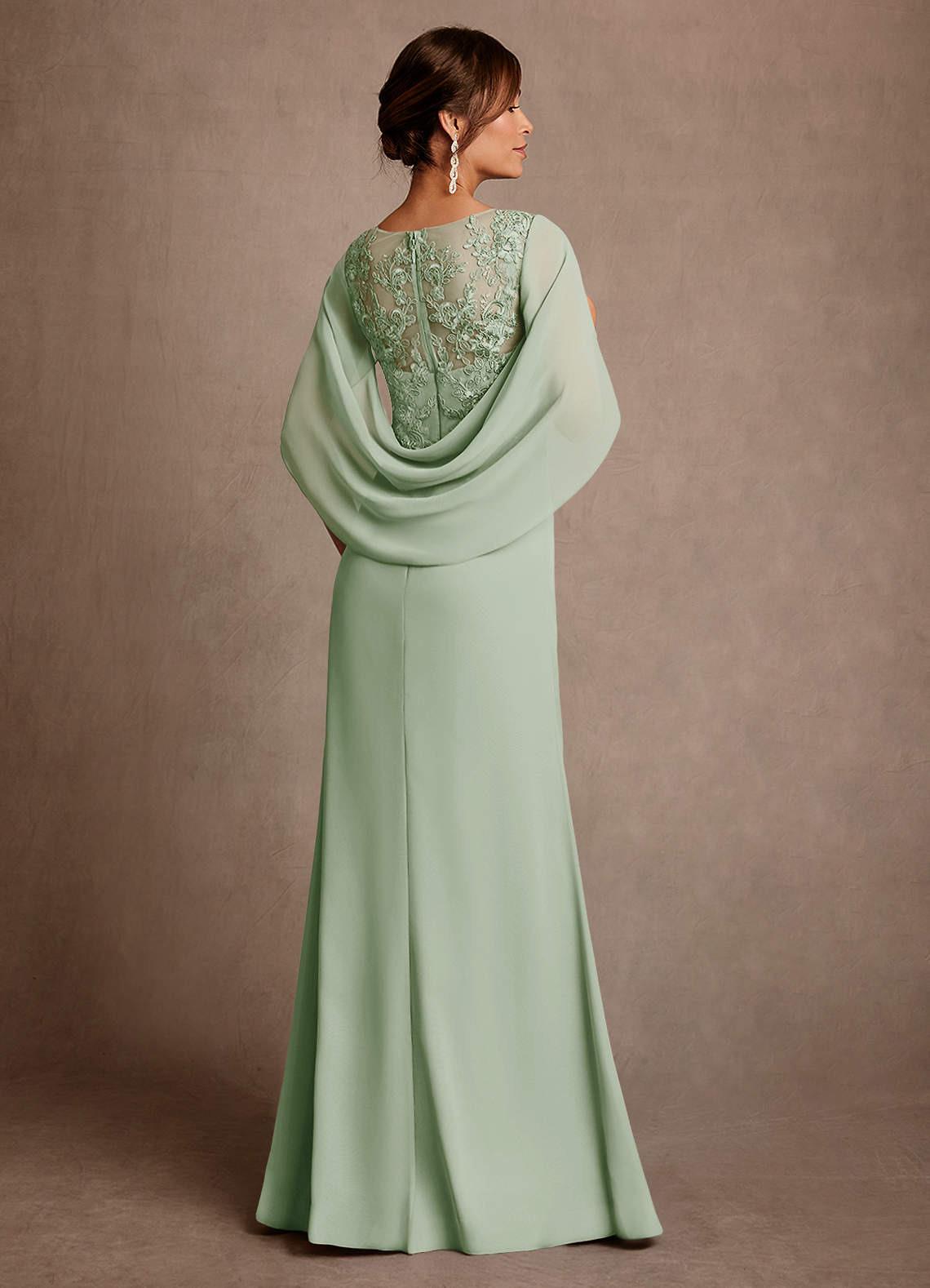 Azazie Santa Clara Mère de la mariée Robes Robe Trapèze en Dentelle Vert Sauge image1