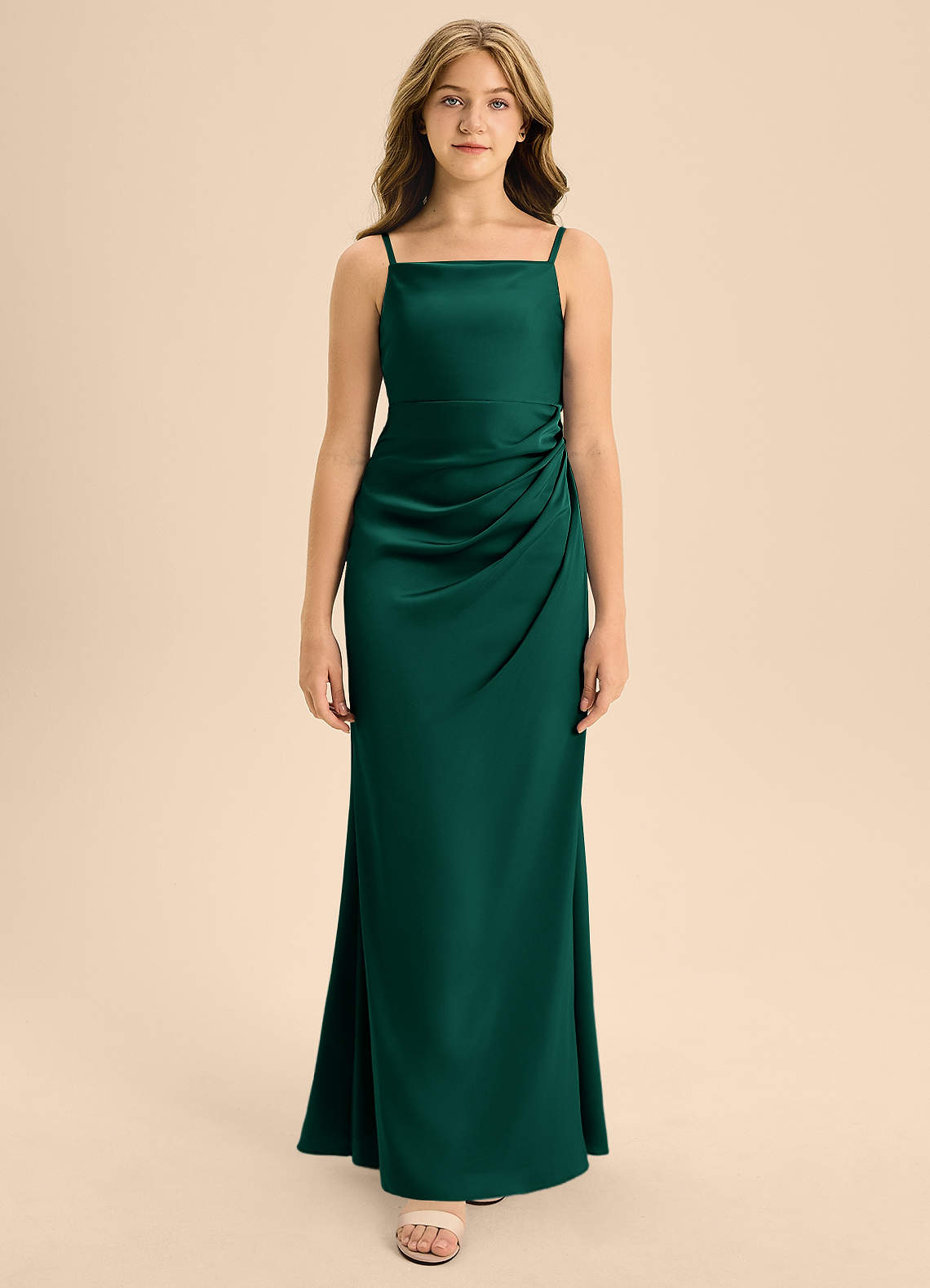 Azazie Renna Junior Vestido Esmeralda de Cetim elástico de Linha A com Plissado image5