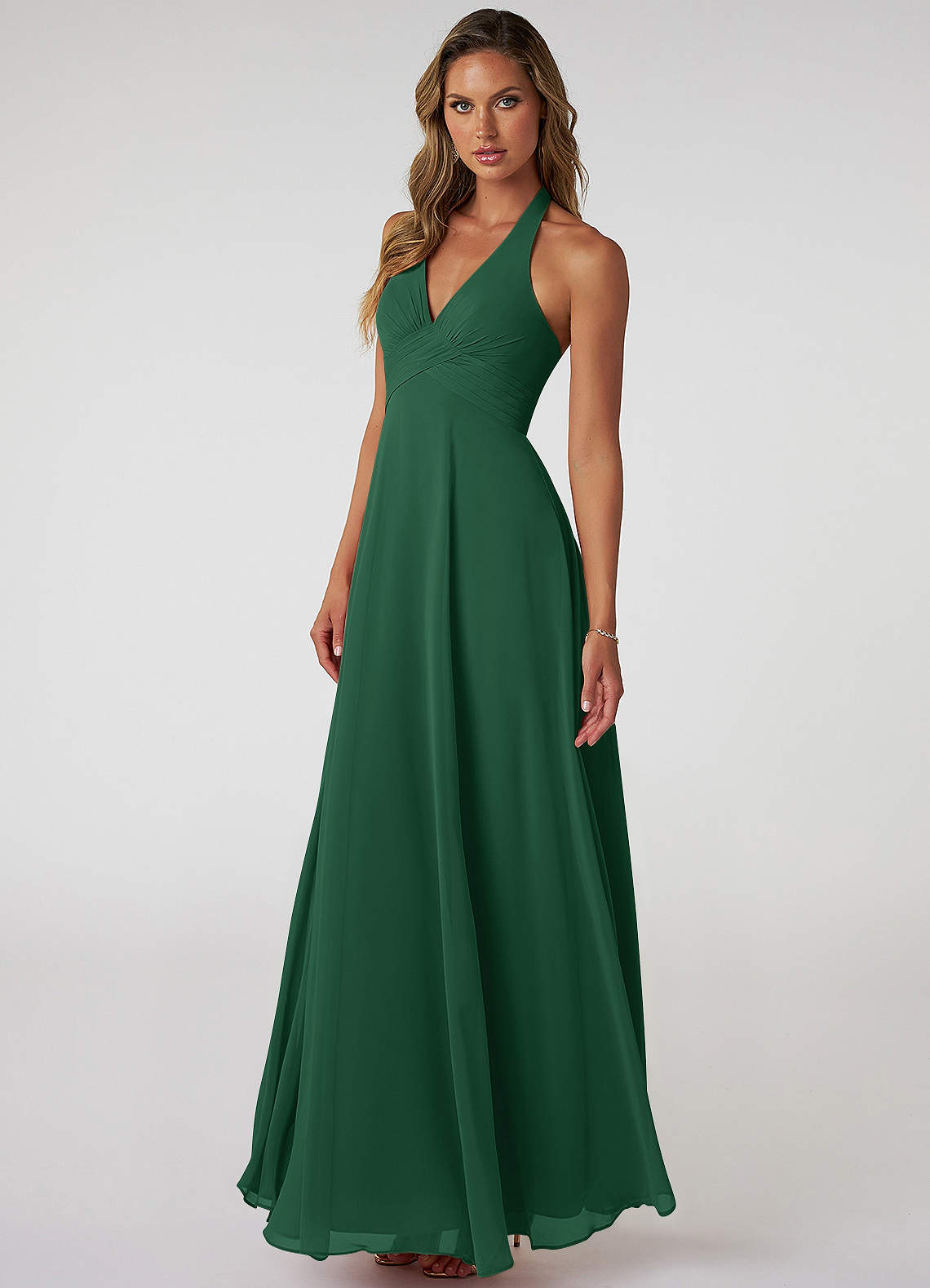 Azazie Tessie Vestidos de damas de honor Vestido de Verde Oscuro de Gasa de Corte en A con Cuello en V plisado image2
