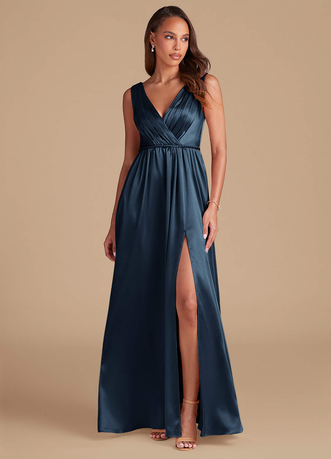 Azazie Tanicia Brautjungfernkleider A-Linie Plissee Metallischer Satin Kleid Dunkelmarine image1