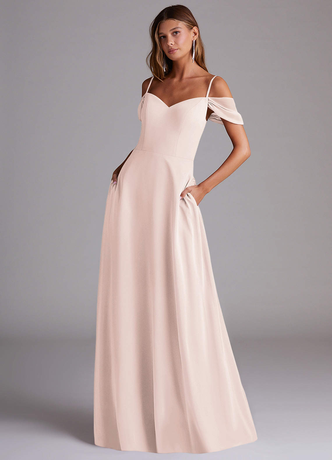 Azazie Marley Jurken voor bruidsmeisjes Converteerbaar Jurk van Chiffon met A-Lijn Off the Shoulder Rozenblaadje image1