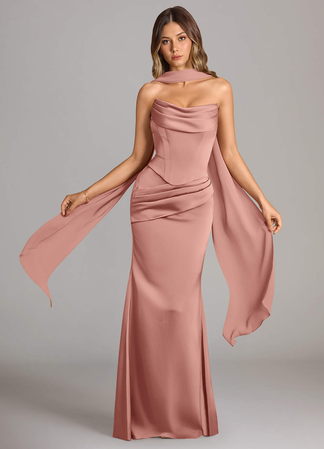 Azazie Sorrel Robes de demoiselle d'honneur Robe Sirène Convertible en Satin extensible Sans bretelle Rosette image1