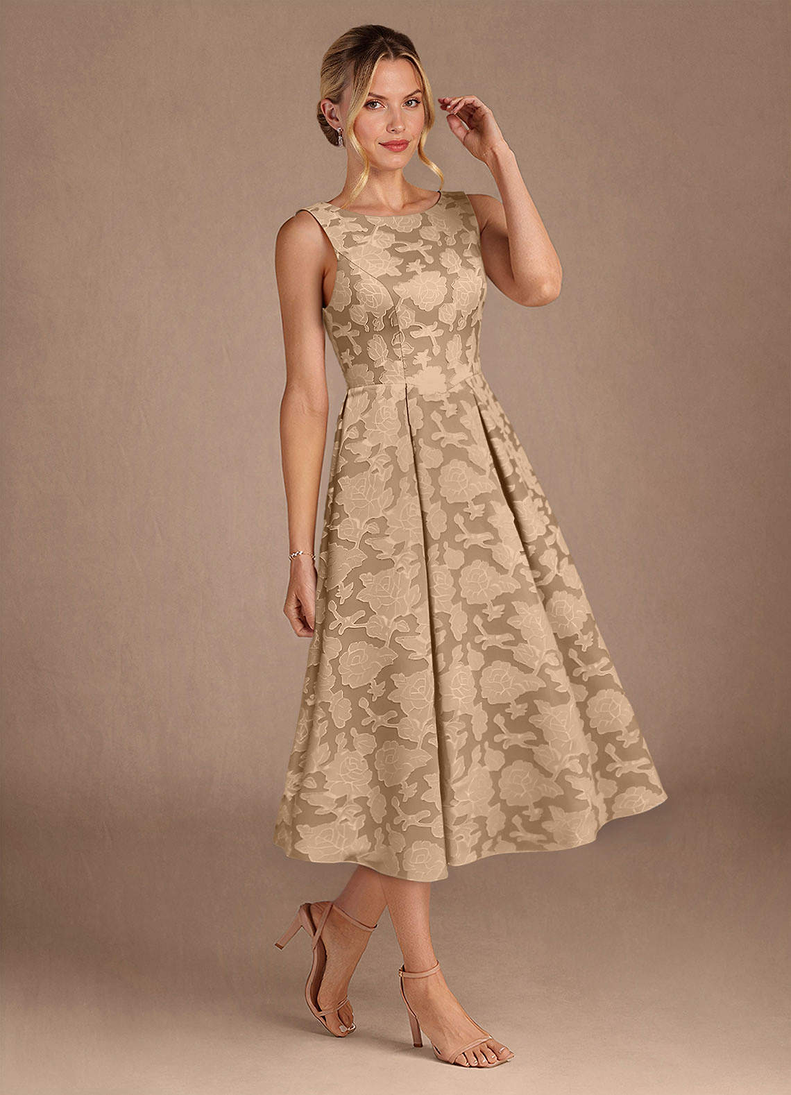 Azazie Fulton vestidos de madre de la novia Vestido de Champán de Devorado Floral de Corte En A con Plisado image1