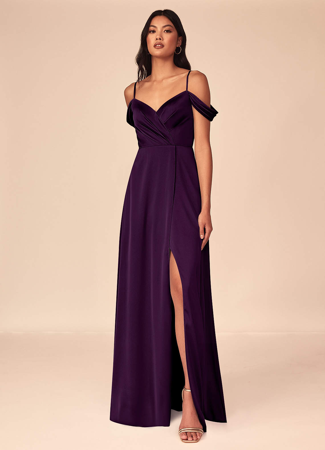 Azazie Ocean Brautjungfernkleider A-Linie V-Hals Gefaltet Stretch-Satin Kleid Traube image1