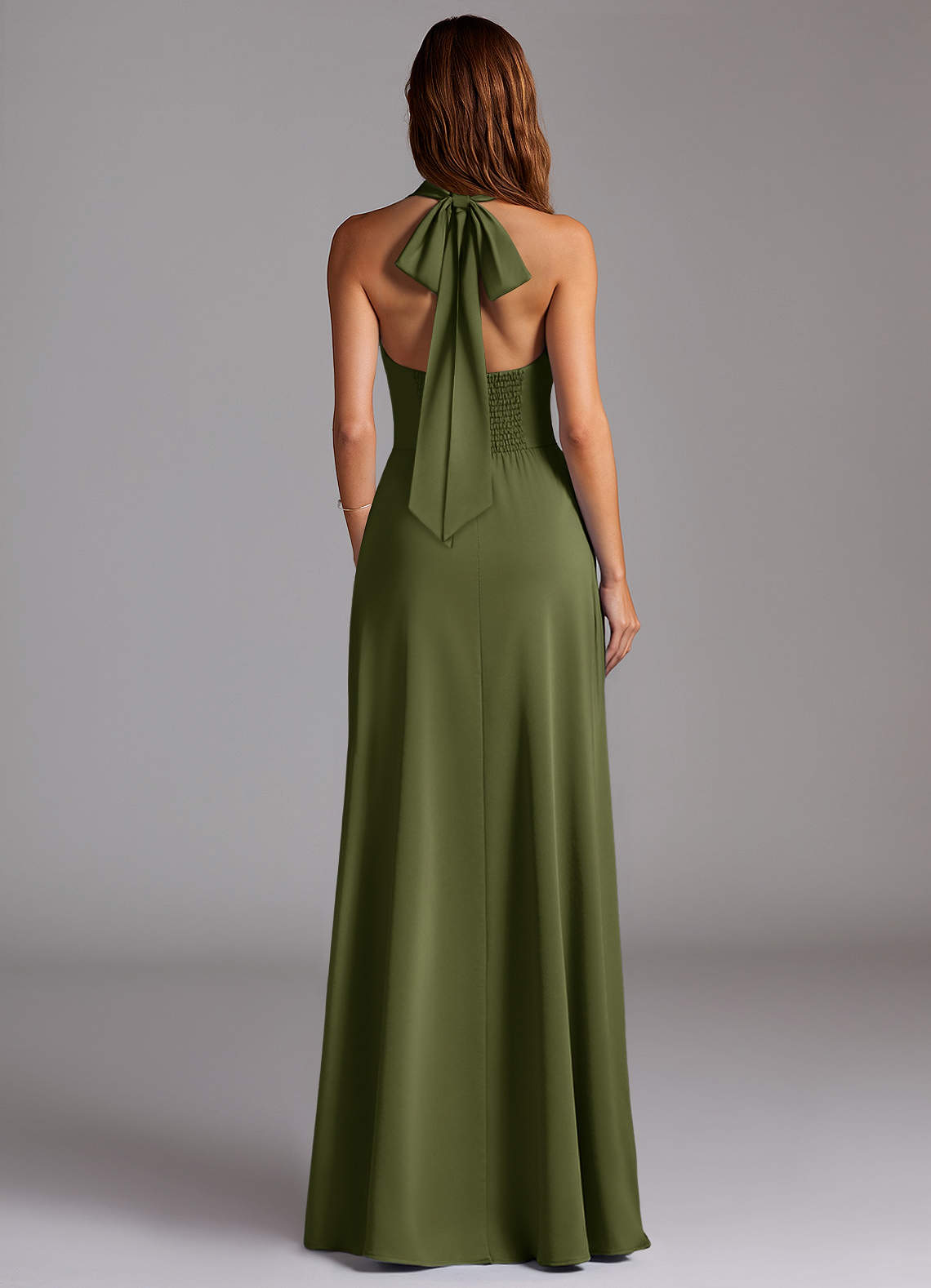 Azazie Myra Vestidos de madrinha de casamento Vestido Oliva de Cetim elástico de Linha A com Gola Alta image5