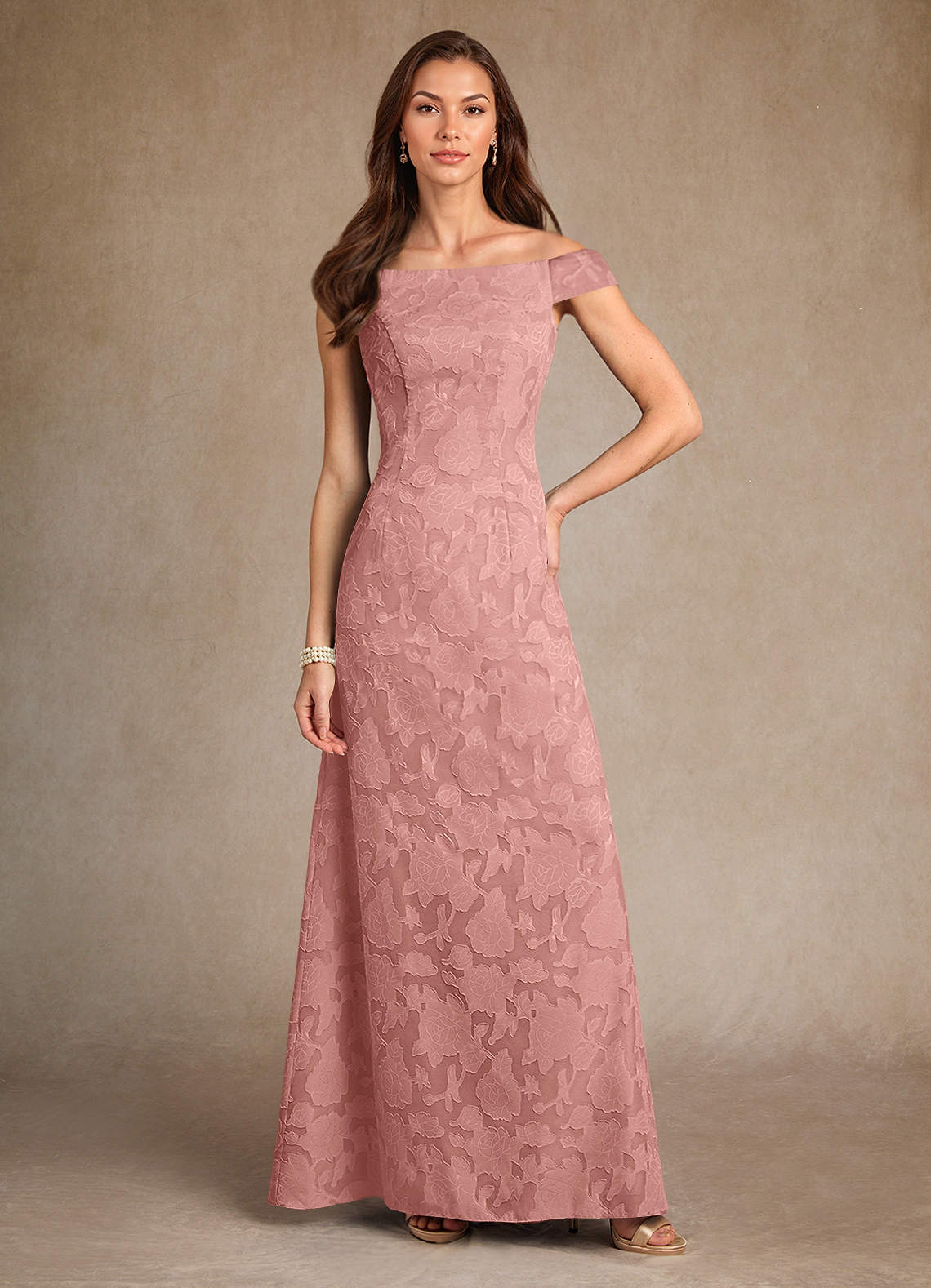 Azazie Moore vestidos de madre de la novia Vestido de Rosetón de Devorado Floral de Corte En A con Cuello de barco image1