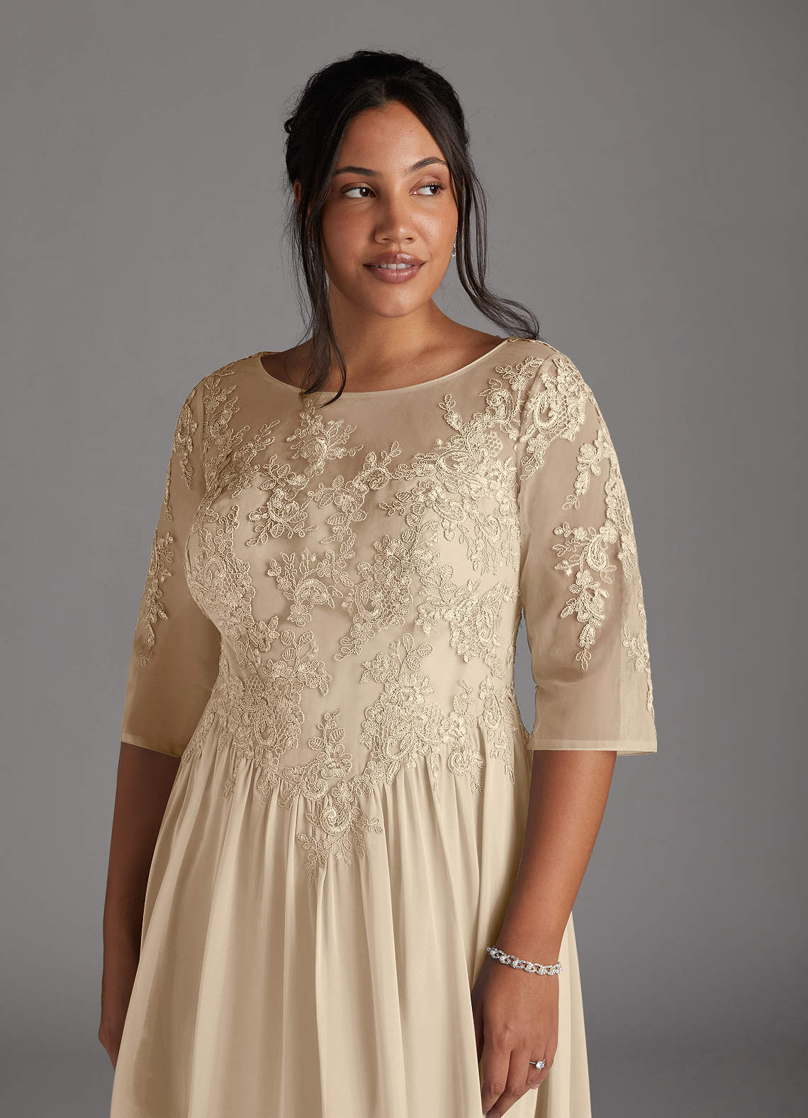 Azazie Mirielle vestidos de madre de la novia Vestido de Champán de Gasa de Corte En A con Encaje Scoop image11
