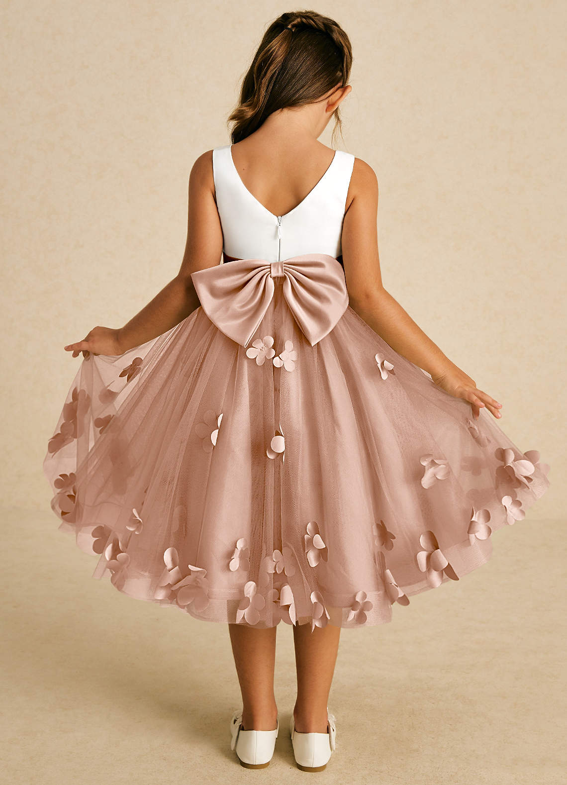 Azazie Sprout vestidos de niña de las flores Vestido de Champán Rosado de Tul de Corte En A con Lazo image1