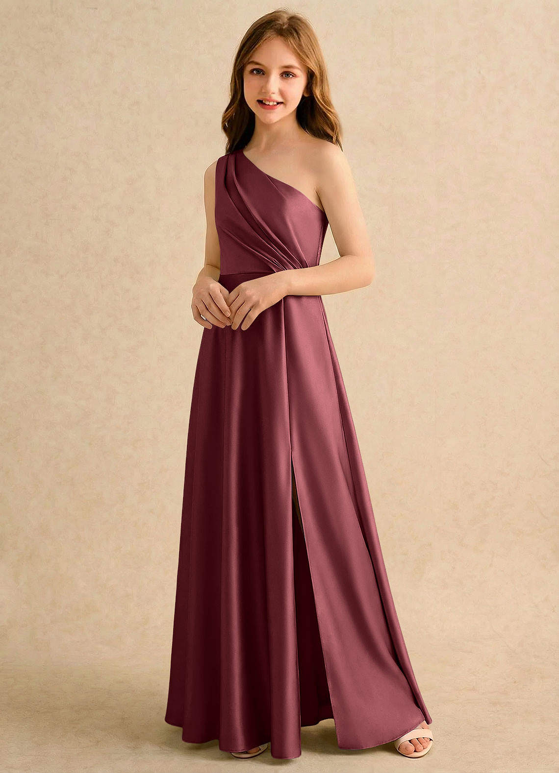 Azazie Puddles Girls Formal Robe Demoiselle D'honneur Fillette Robe Trapèze en Satin extensible Une épaule Merlot image3