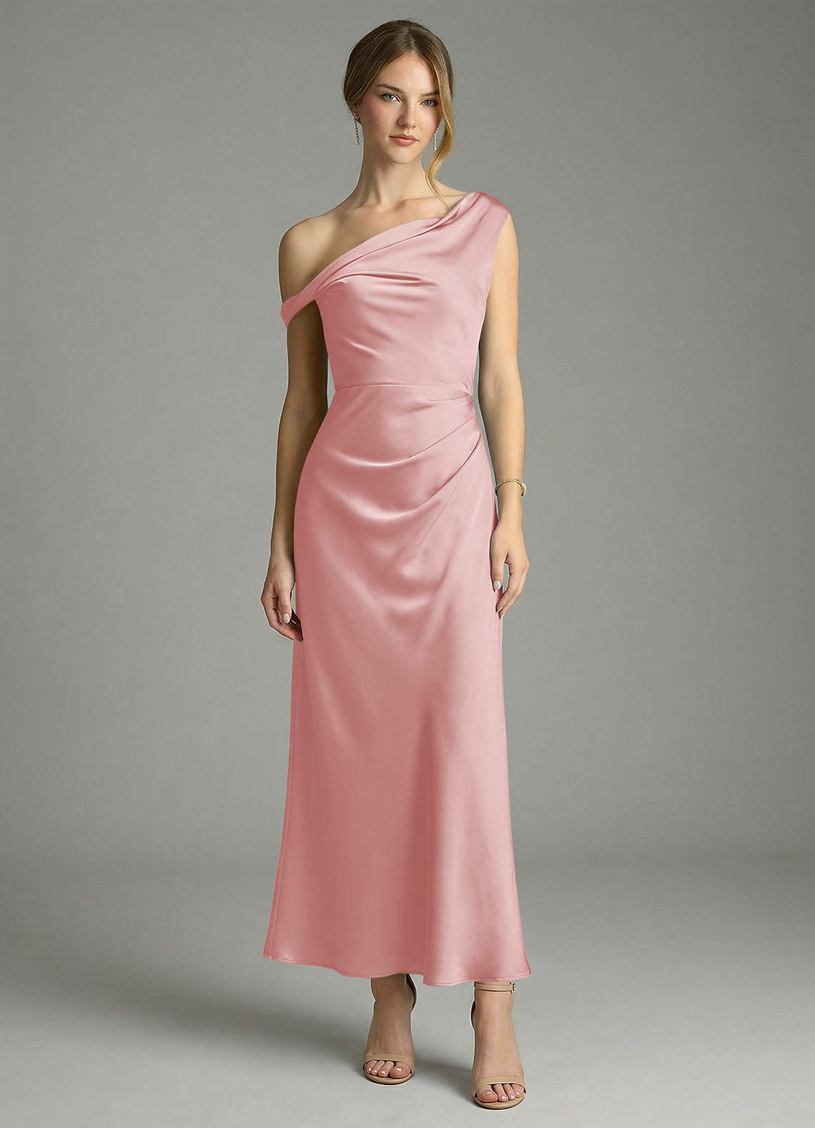 Azazie Emerson Kotona sovitettavat mekot Mrenneito Olkapään ulkopuolella Joustava satiini Nilkan pituus Pukeutua image4