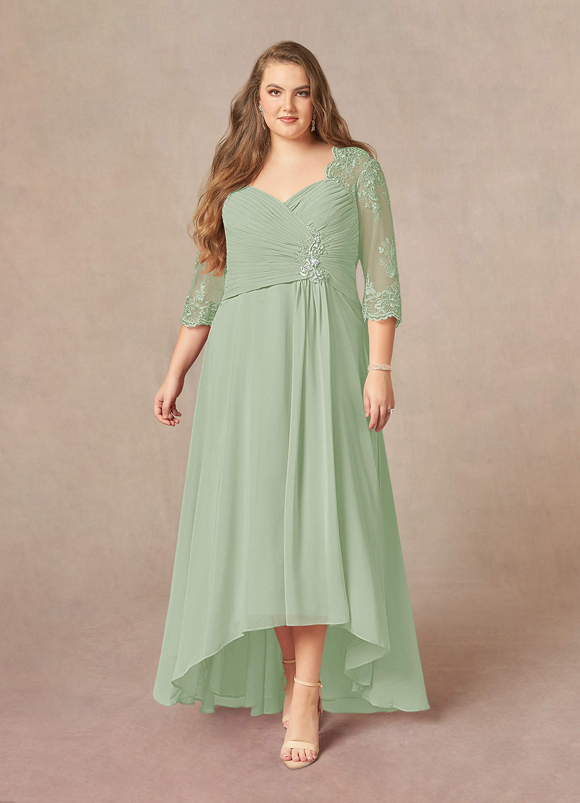 Azazie Devereaux vestidos de madre de la novia Vestido de Salvia Polvorienta de Gasa de Corte En A con Encaje image1