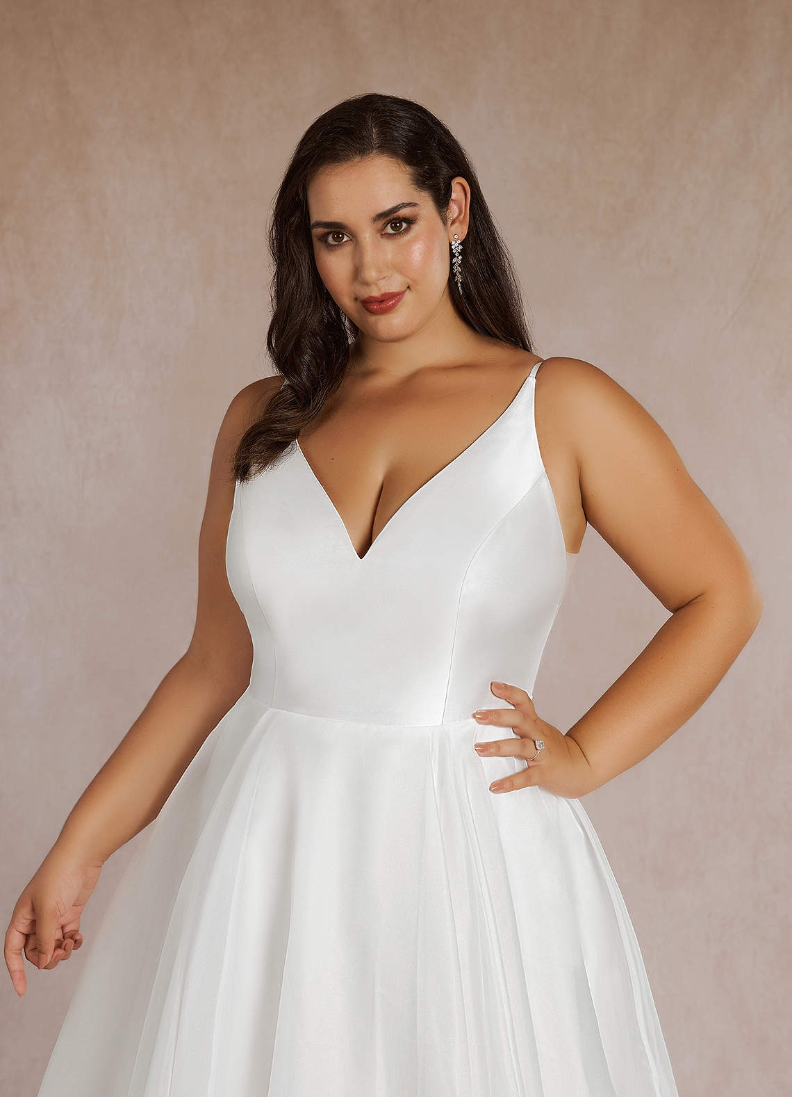 Azazie Calliana Robes de mariée Robe Trapèze en Mikado Col en V Blanc De Diamant image11