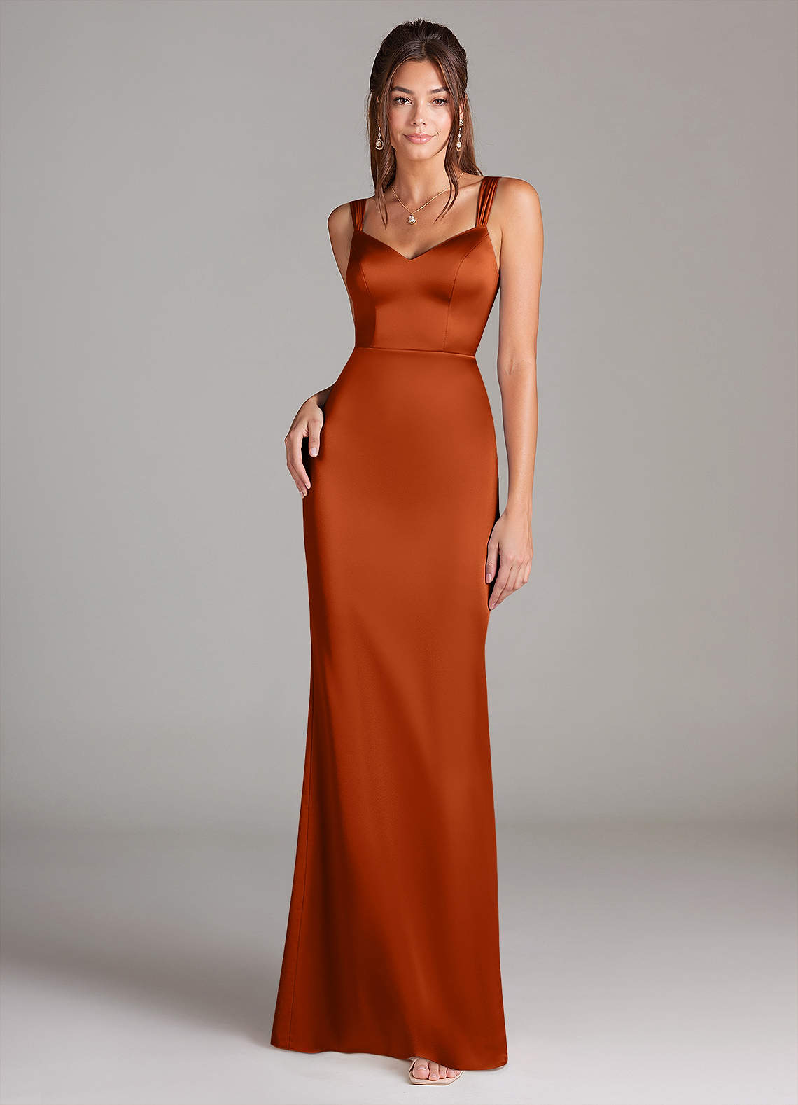 Azazie Denice Vestidos de damas de honor Vestido de Naranja Quemada de Satén Elástico de Corte Recto con Plisado image2