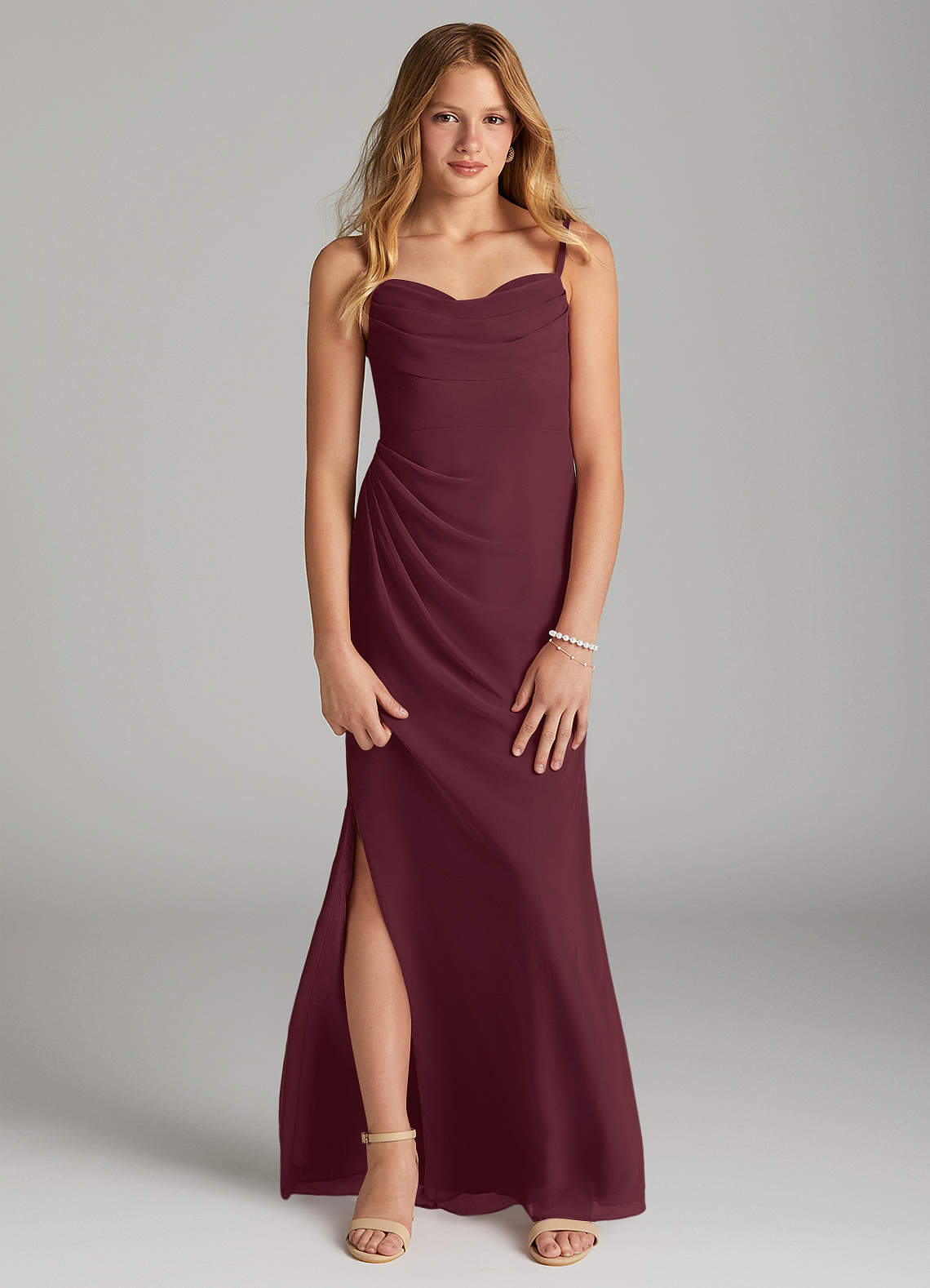 Azazie Mai Junior Vestido de Cabernet de Gasa de Recto con Plisado image1