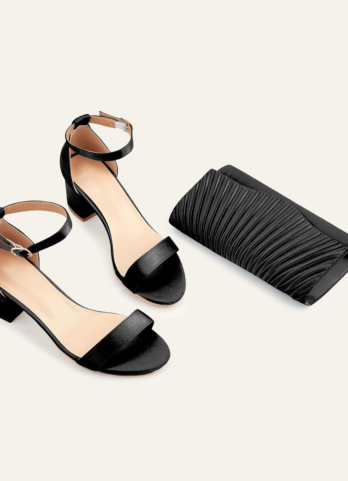 front Vastaavan värinen metallinen satiini sandaalit Envelope Clutch Set