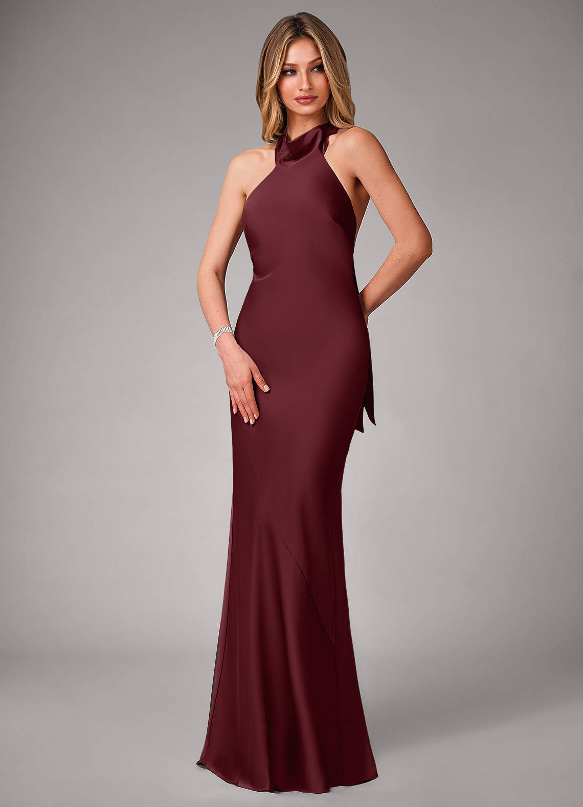 Azazie Velli Abiti da Damigella Abito Sirena in Raso Elasticizzato Collo Alto Cabernet image2