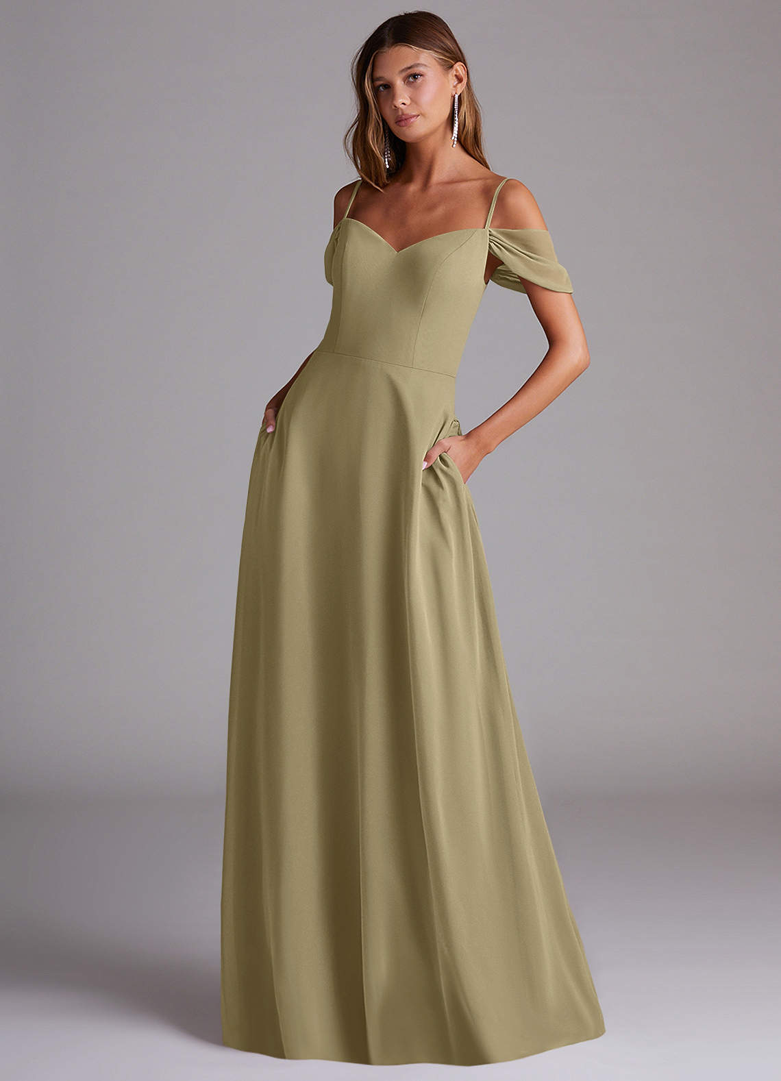 Azazie Marley Robes de demoiselle d'honneur Robe Trapèze Convertible en Mousseline de soie Épaule décolletée Vert Mousse image1