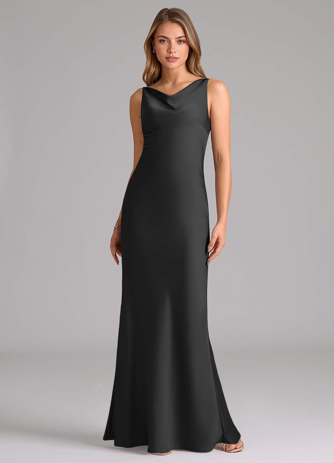 Azazie Allettie Robes de demoiselle d'honneur Robe Sirène en Satin extensible Noir image5