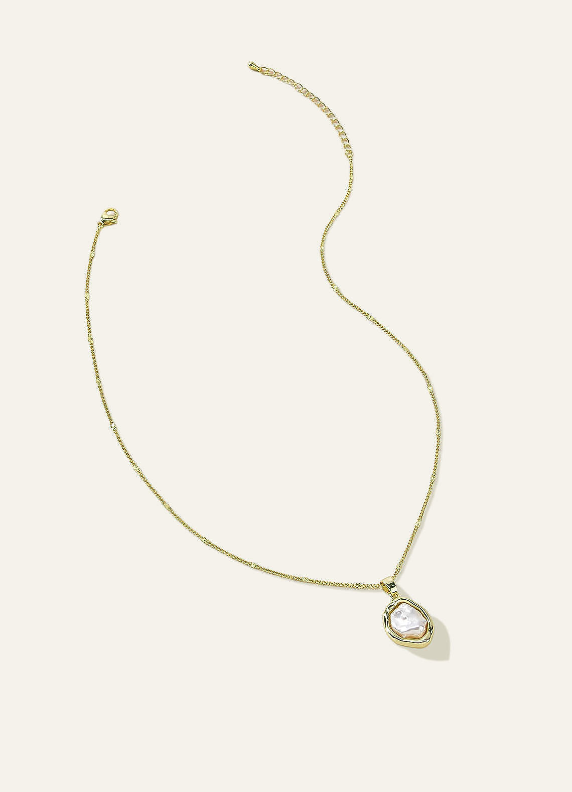 front Oregelbunden ram pärlhalsband