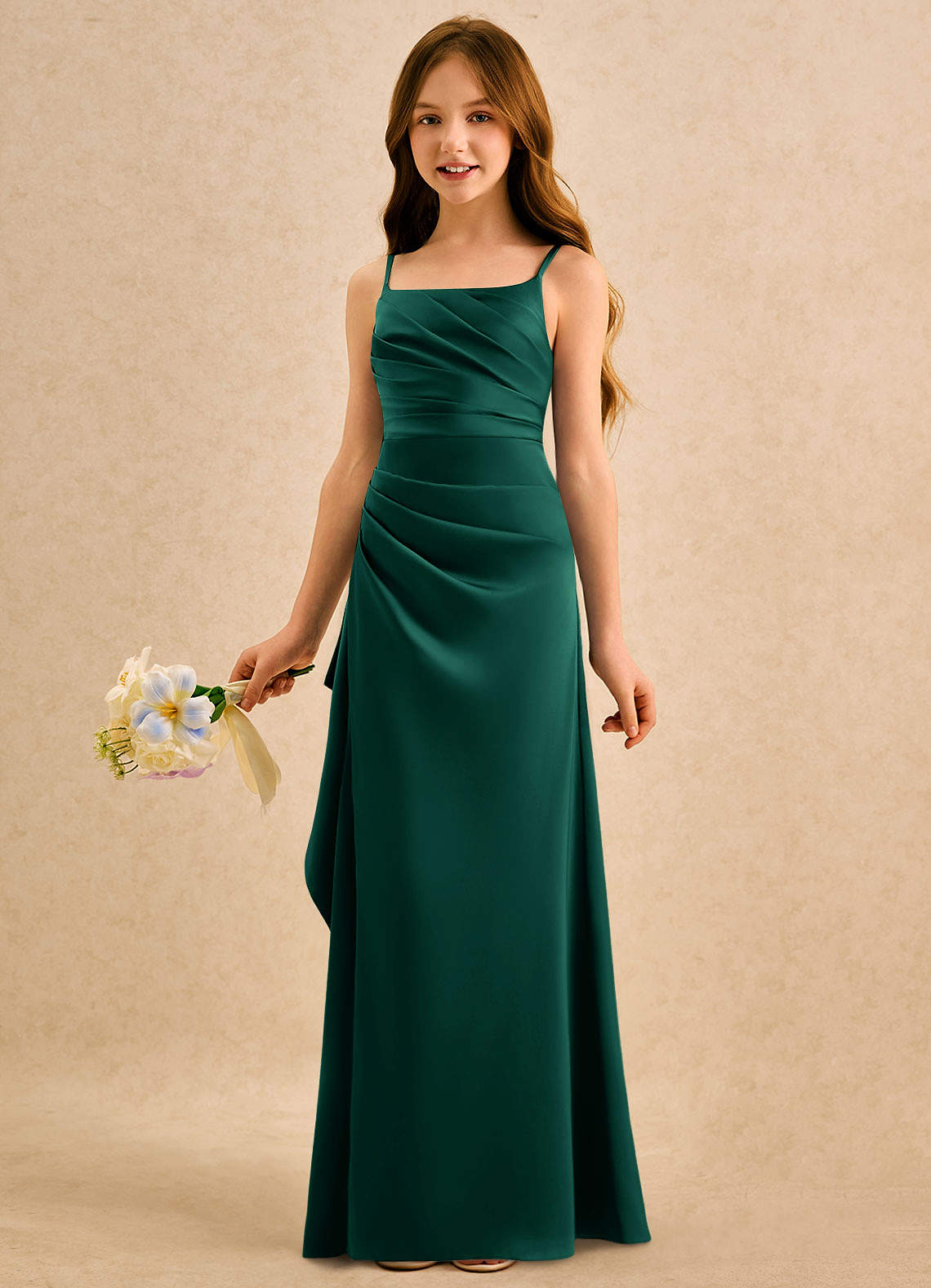 Azazie Cannoli Girls Formal Robe Demoiselle D'honneur Fillette Robe Trapèze en Satin extensible Plissée émeraude image3