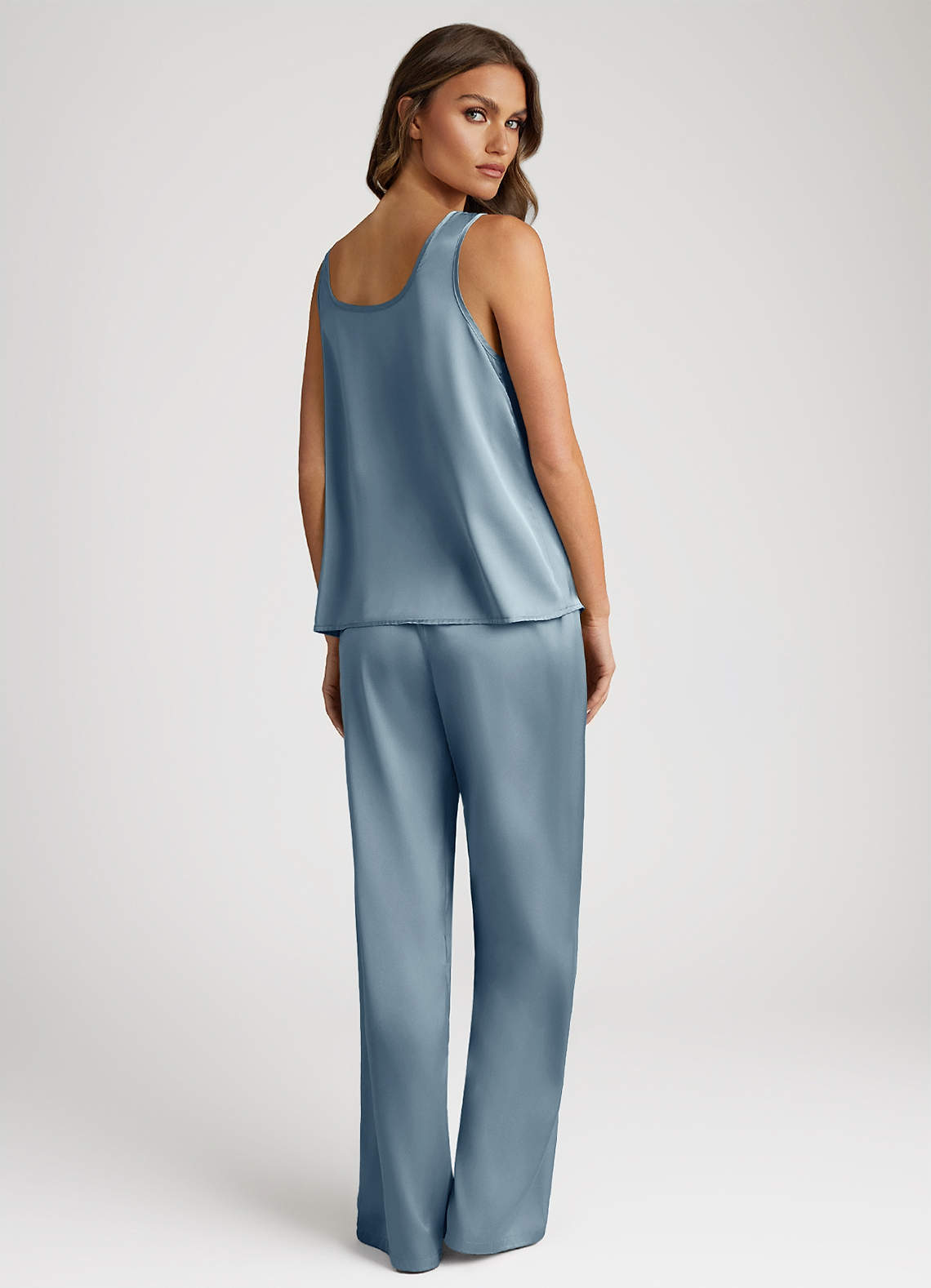 front Completo pigiama composto da canotta e pantaloni in raso