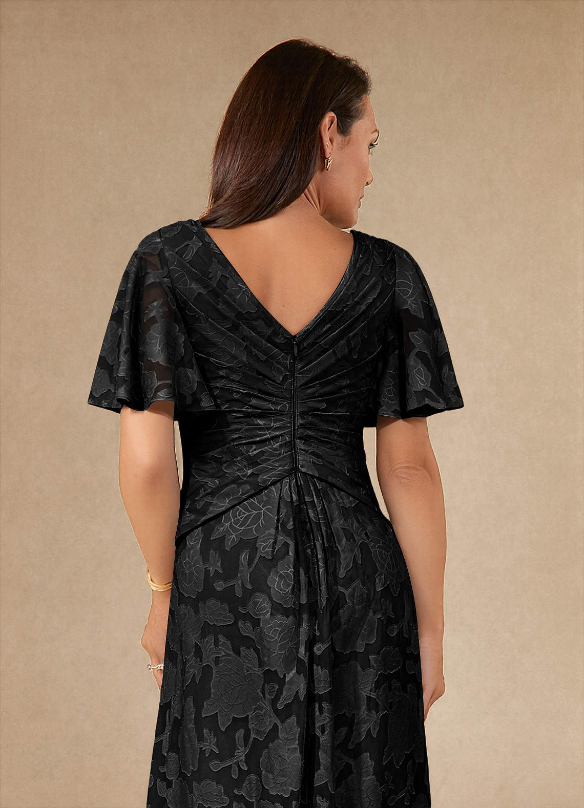 Azazie Emmeline Vestidos para mãe da noiva Vestir Preto de Esgotamento Floral de Linha A com Plissado image5