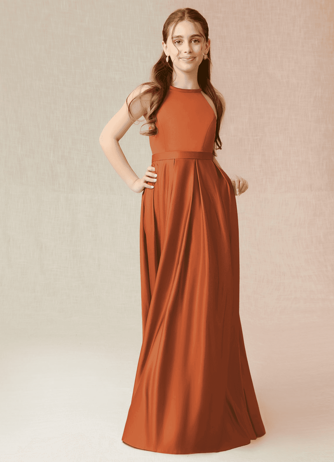 Azazie Arianthe Junior Vestido Canela de Cetim elástico de Linha A com com bolsos image3