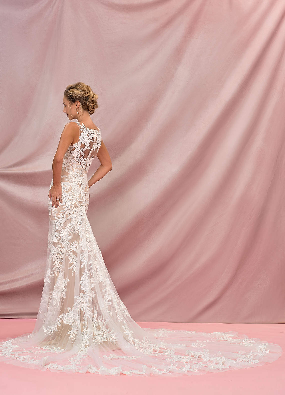 Azazie Judith Vestidos de novia Vestido de Blanco Diamante Nude de Tul de Corte Sirena con Lentejuela image4