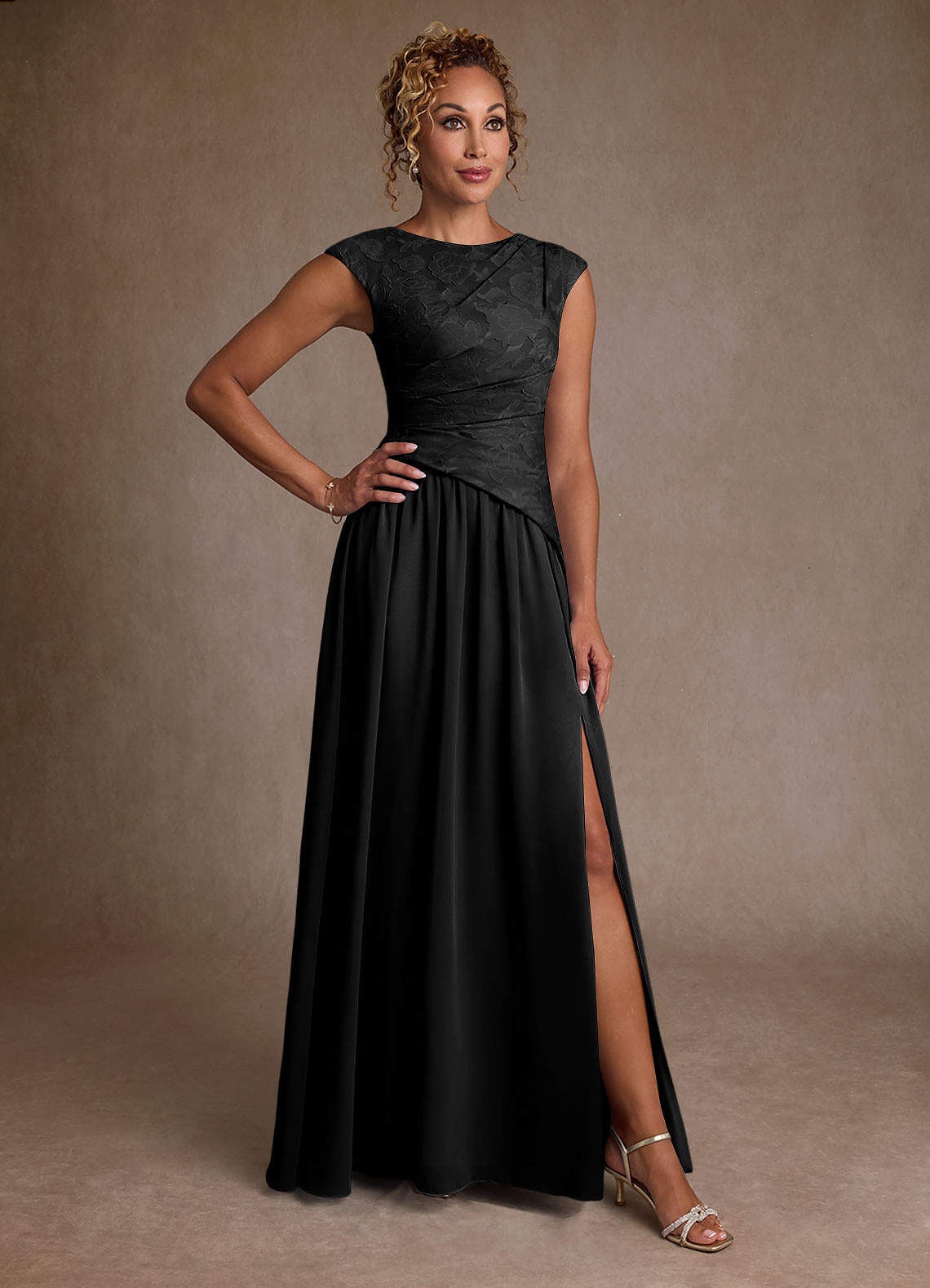 Azazie Kalleen vestidos de madre de la novia Vestido de Negro de Gasa de Corte en A con Plisado image1
