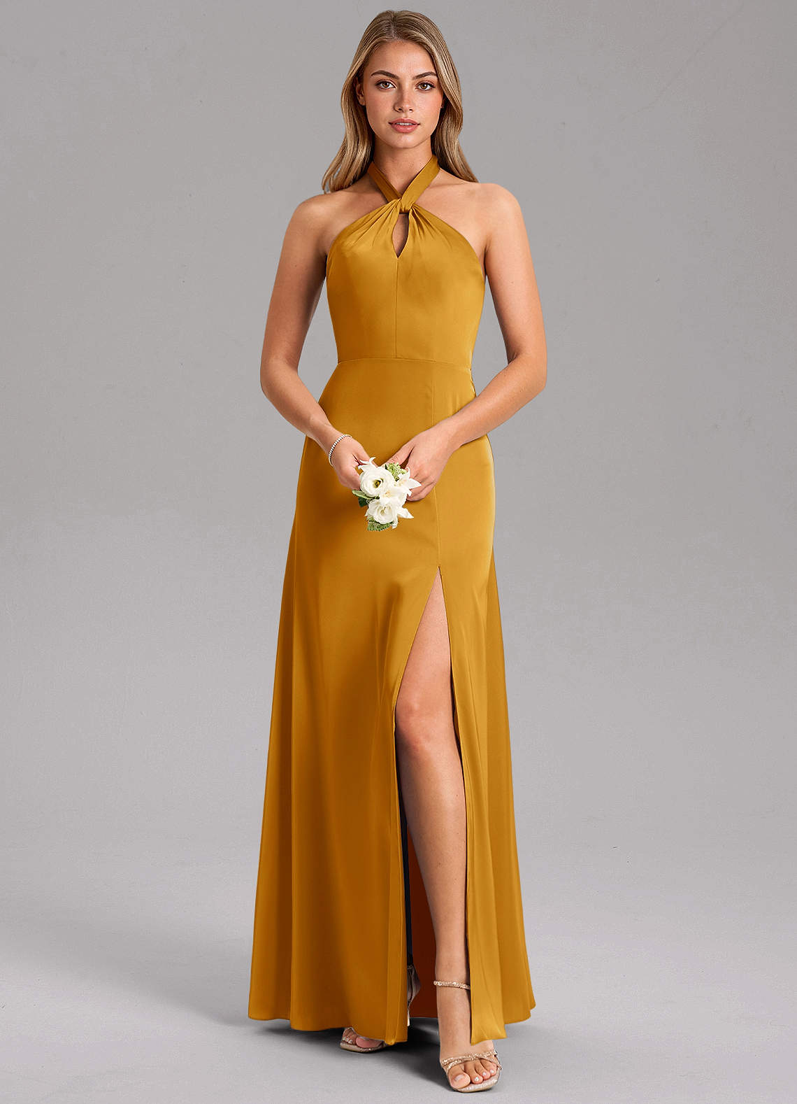 Azazie Tracie Robes de demoiselle d'honneur Robe Trapèze en Satin extensible Fente Latérale Caramel écossais image1