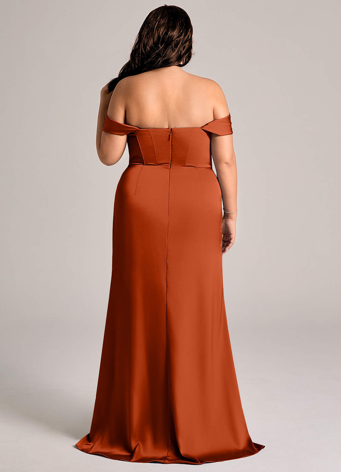 Azazie Johana Robes de demoiselle d'honneur Robe Sirène Convertible en Satin extensible Épaule décolletée Paprika image8