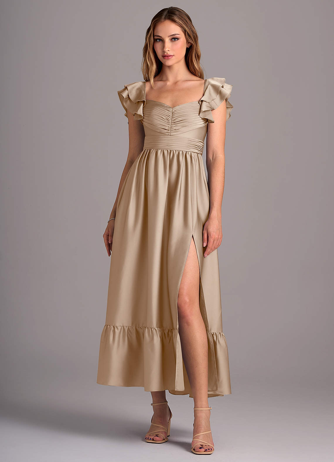 Azazie Anaya Robes de demoiselle d'honneur Robe Trapèze Convertible en Satin extensible Encolure en Forme de Cœur Taupe image1