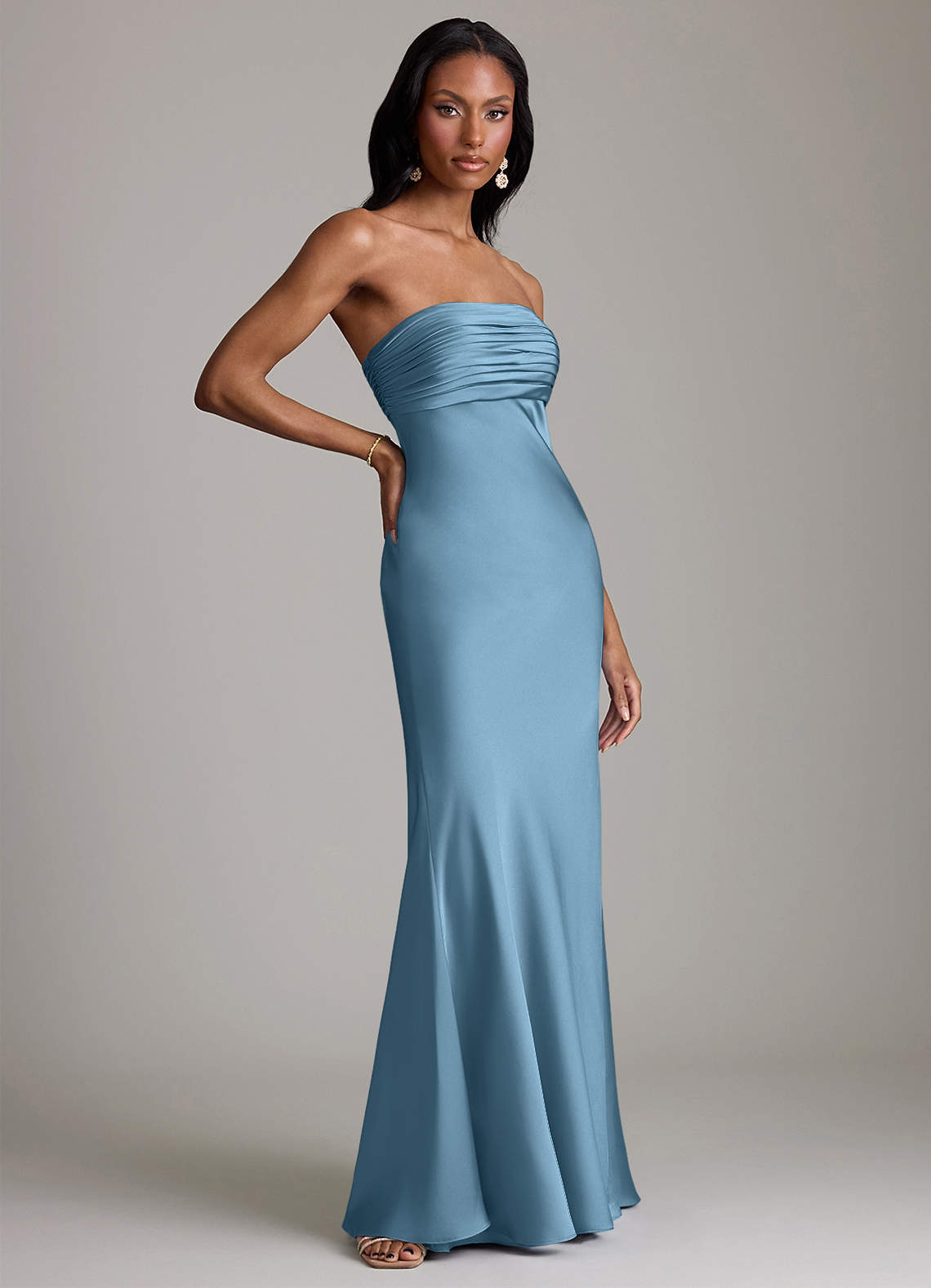 Azazie Saylor Vestidos de damas de honor Vestido de Azul Acero de Satén Elástico de Corte Sirena con Sin tirantes image3