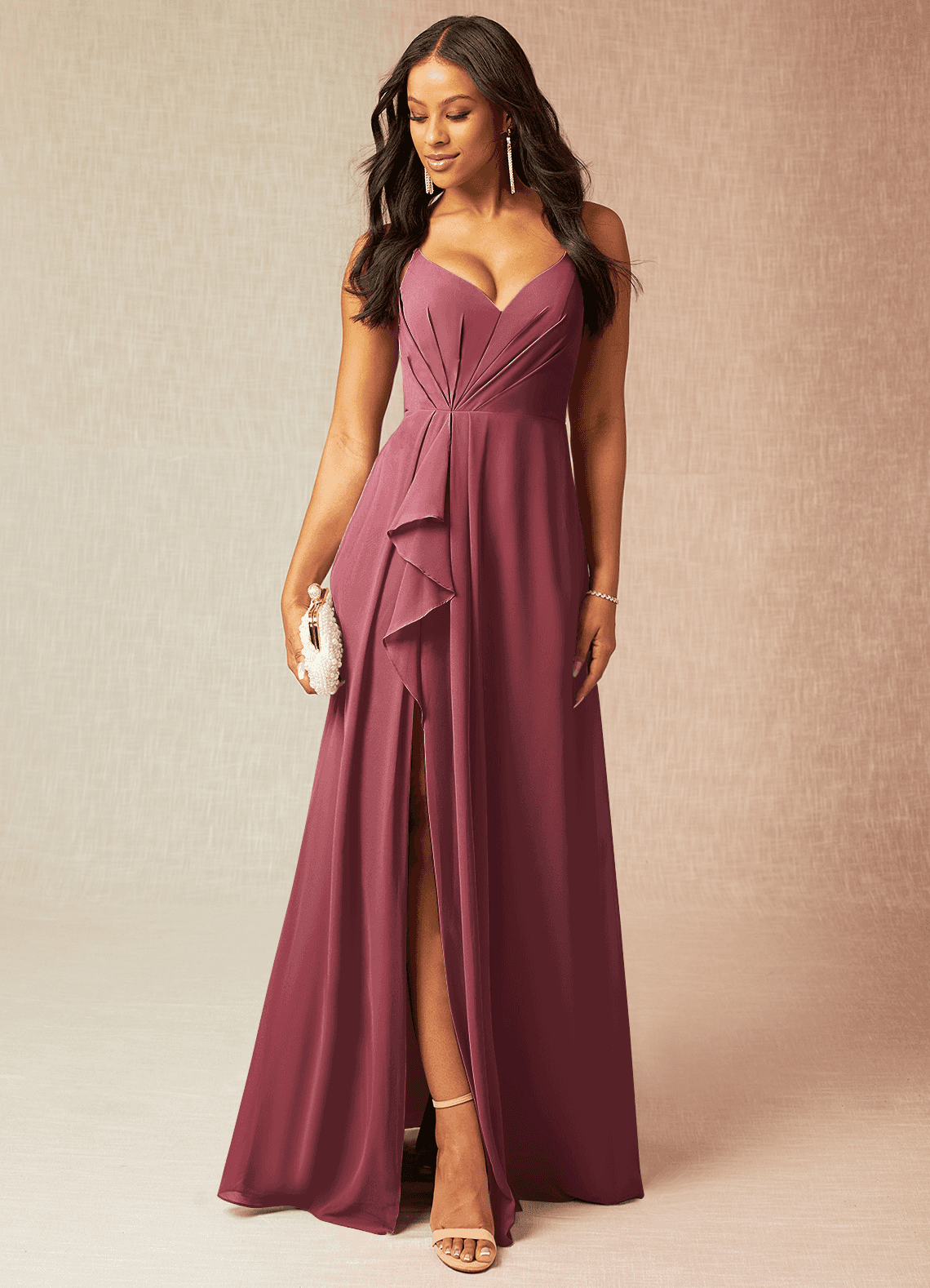 Azazie Kyedae Vestidos de damas de honor Vestido de Merlot de Gasa de Corte en A con Cuello de pico plisado image1